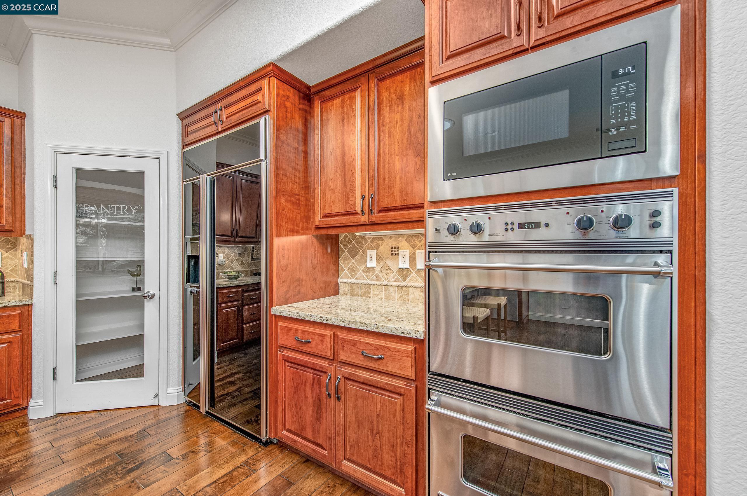 250 Terrazzo Cir