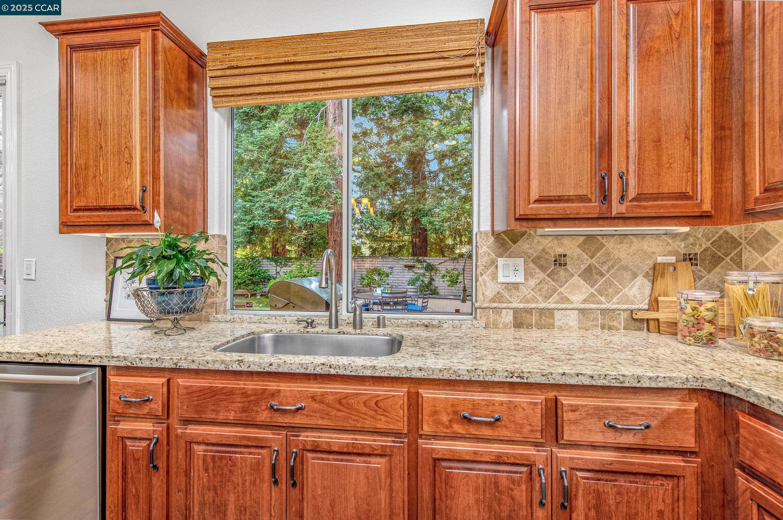 250 Terrazzo Cir