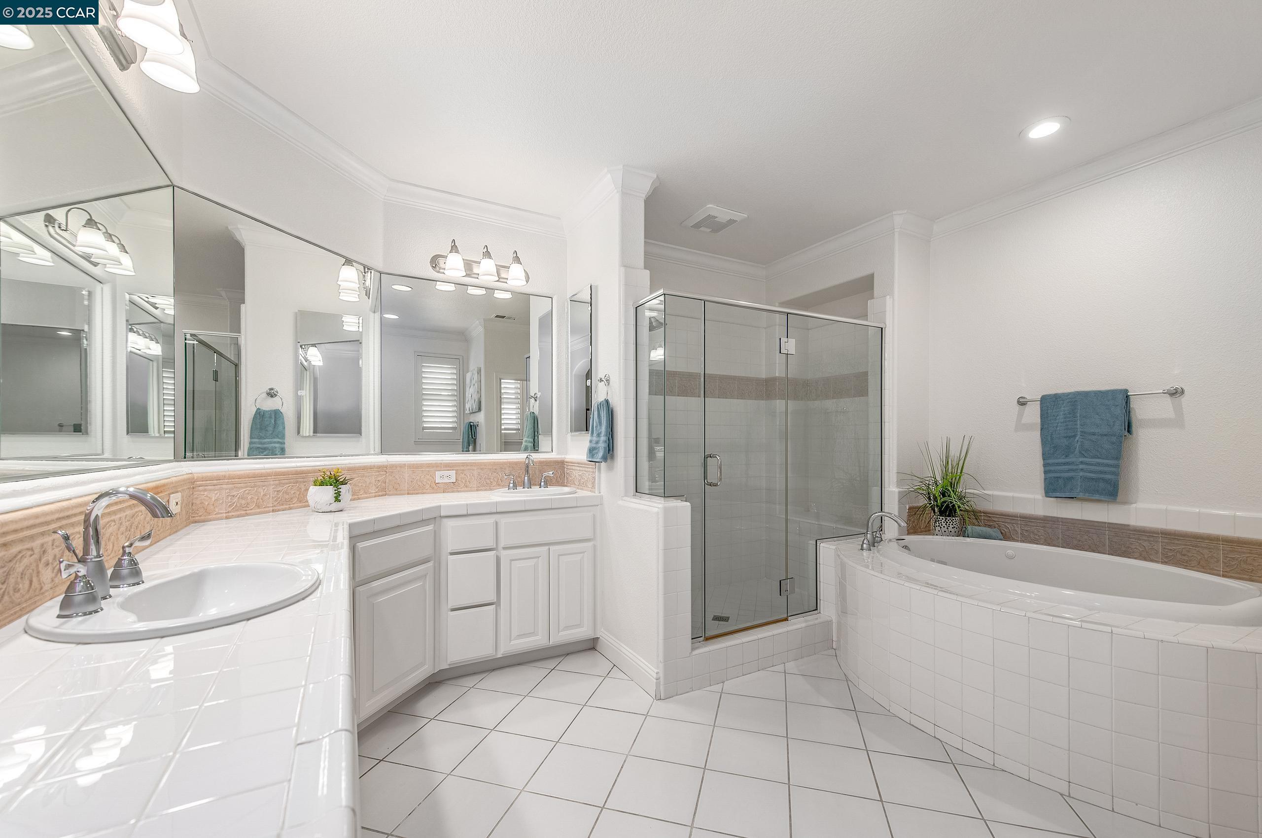 250 Terrazzo Cir