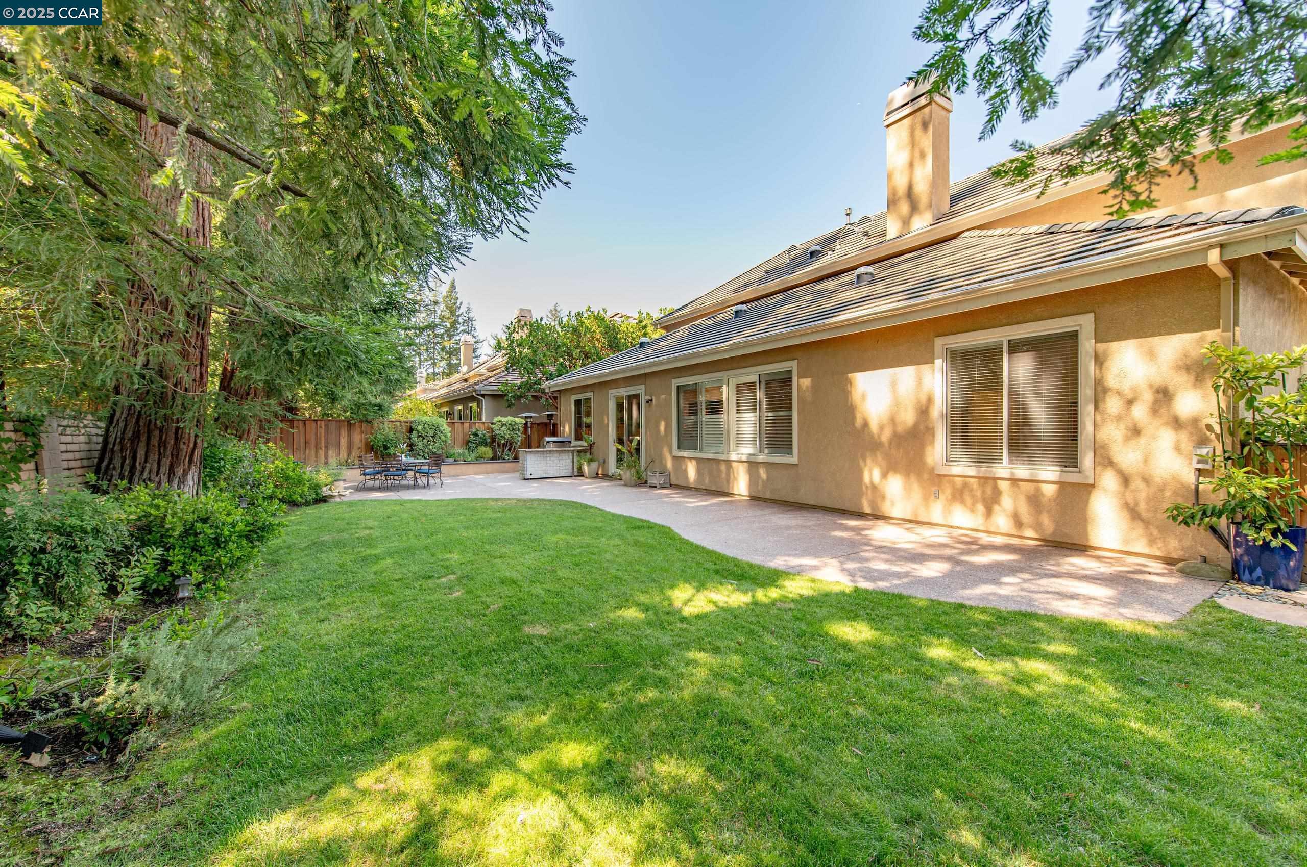 250 Terrazzo Cir