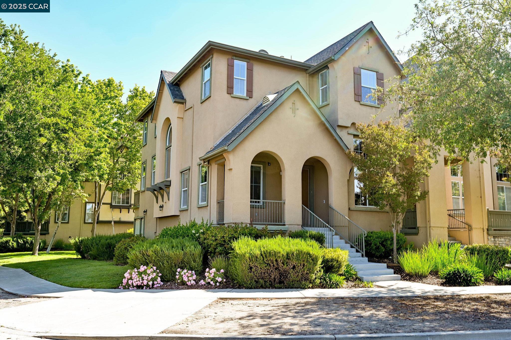 12004 Harcourt Wy