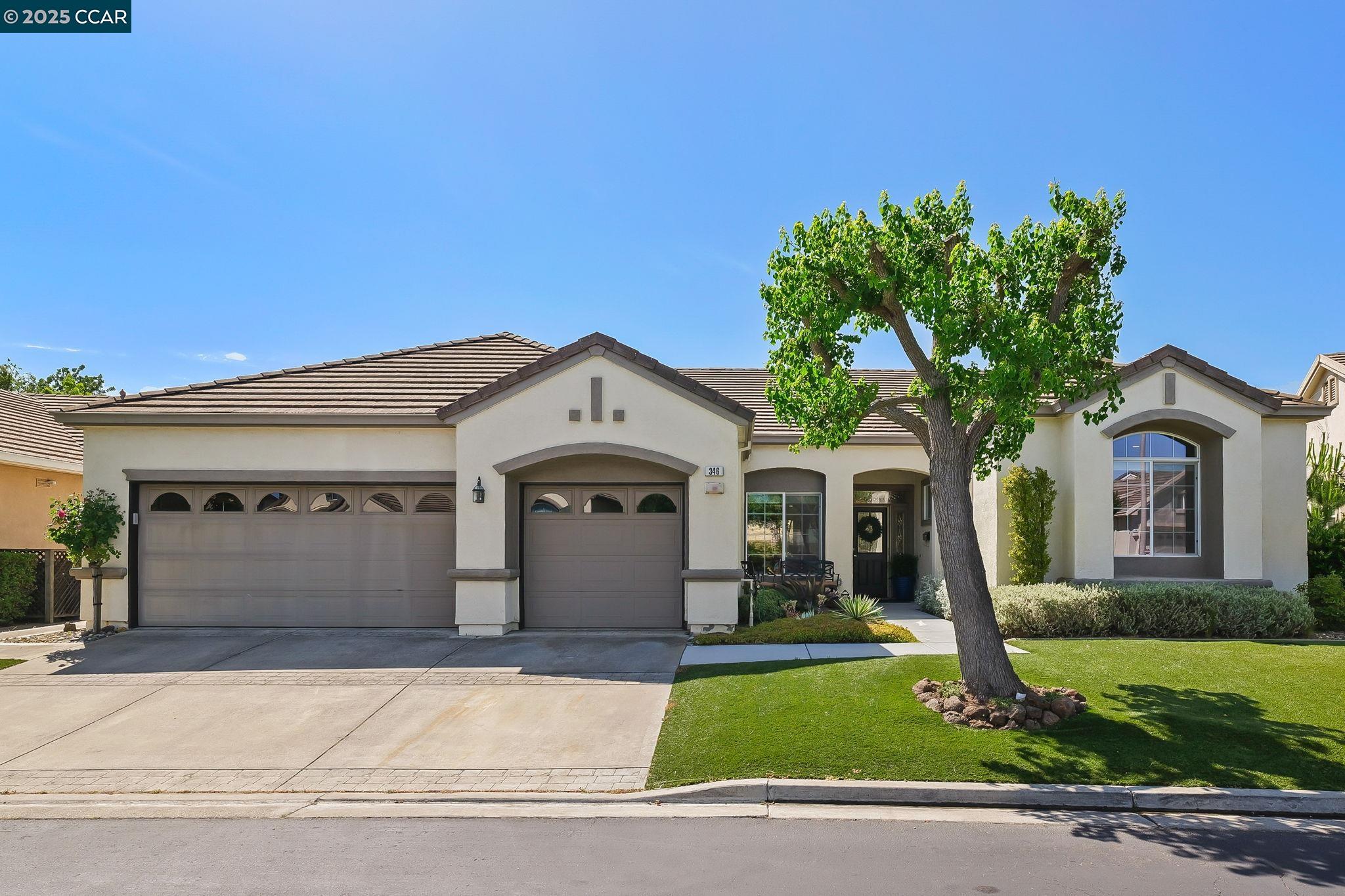 346 Gladstone Dr
