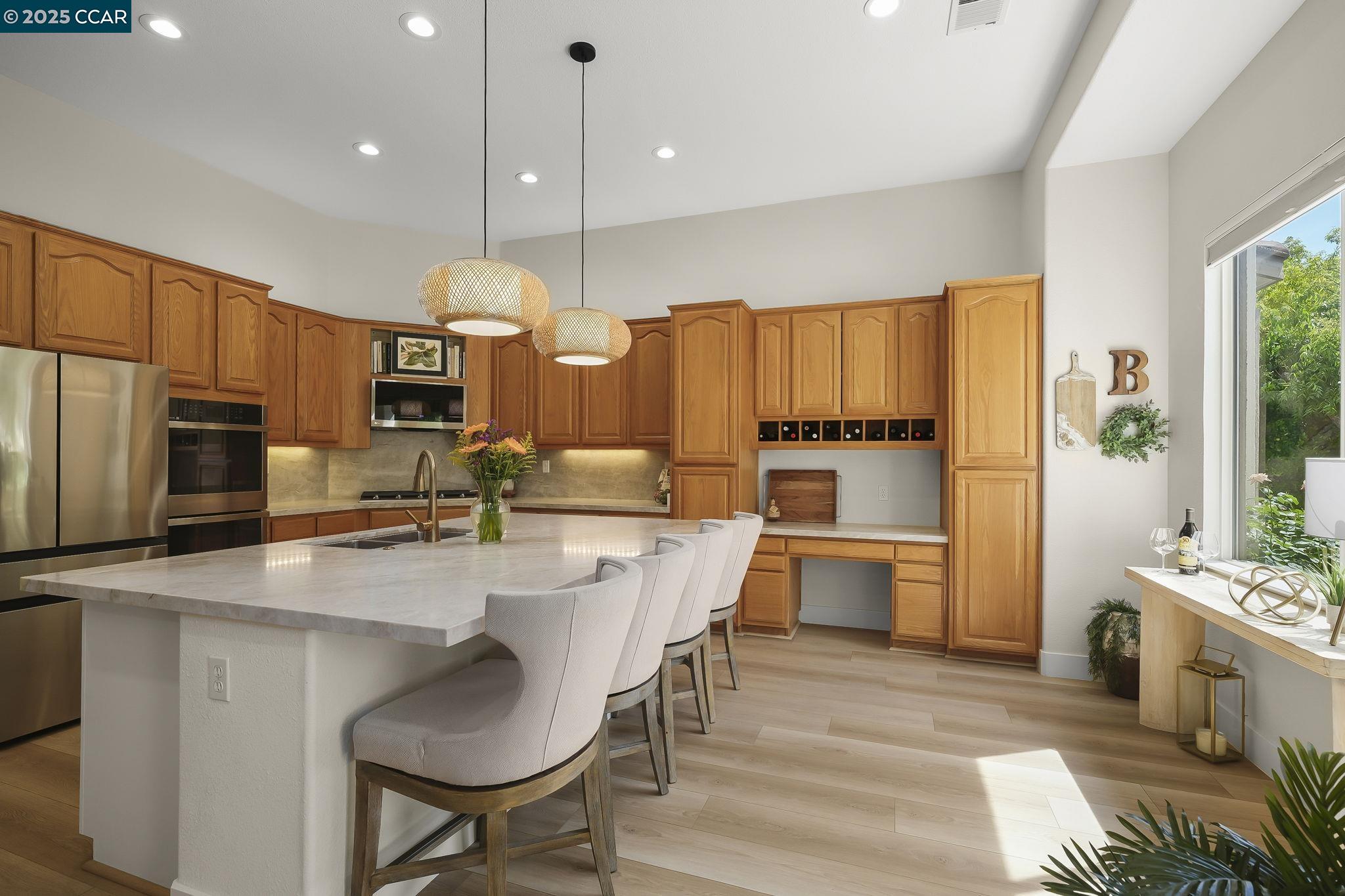 346 Gladstone Dr
