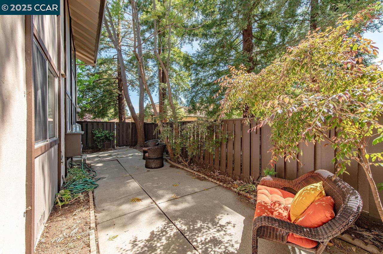 1909 Country wood Ct