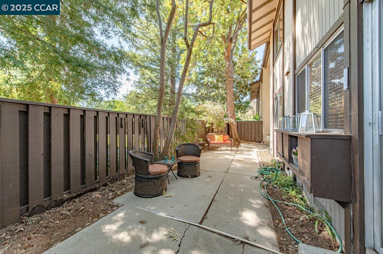 1909 Country wood Ct