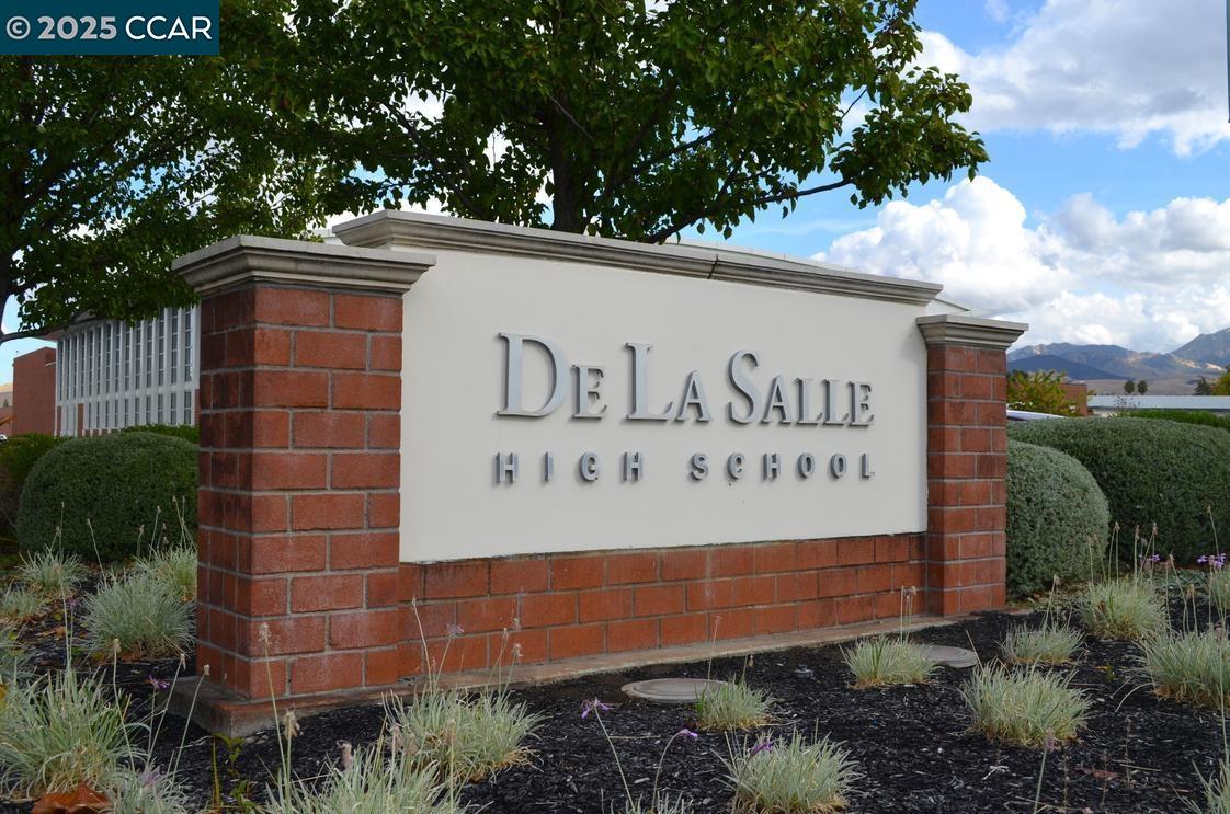 1909 Country wood Ct