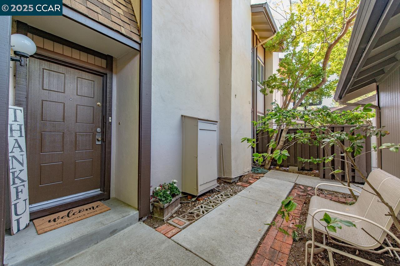 1909 Country wood Ct