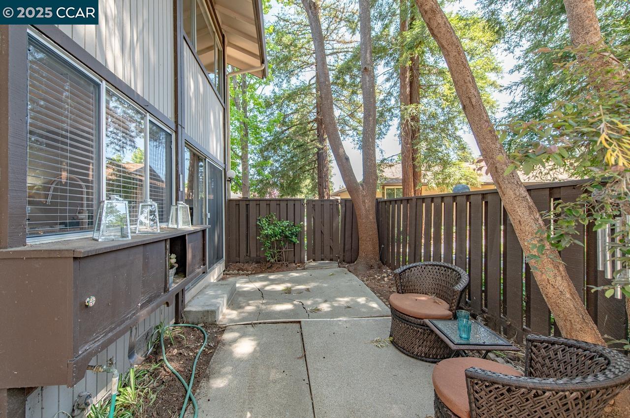 1909 Country wood Ct