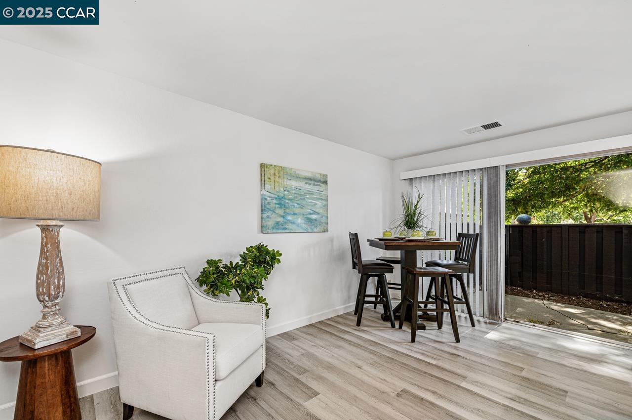 1909 Country wood Ct