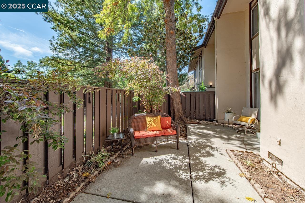 1909 Country wood Ct