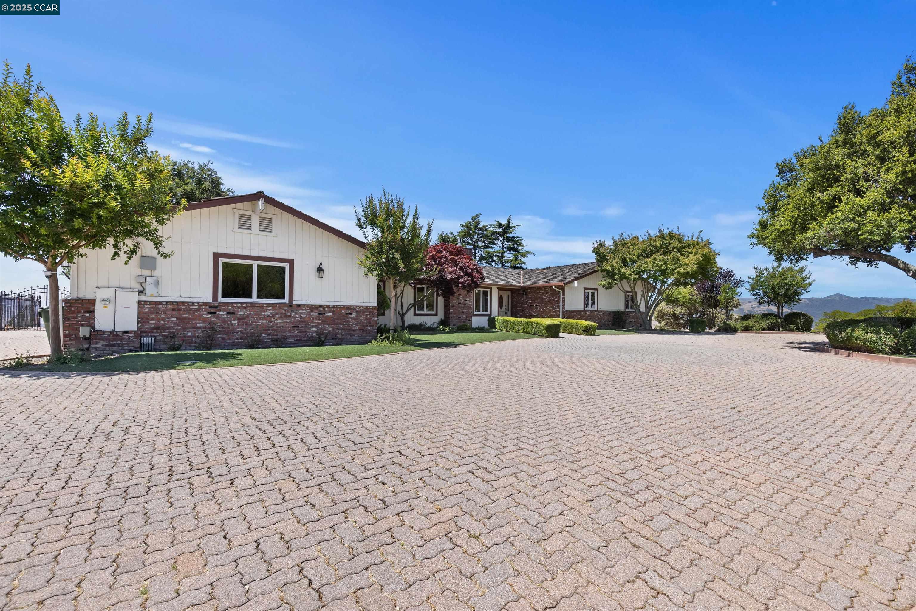 70 Sherburne Hills