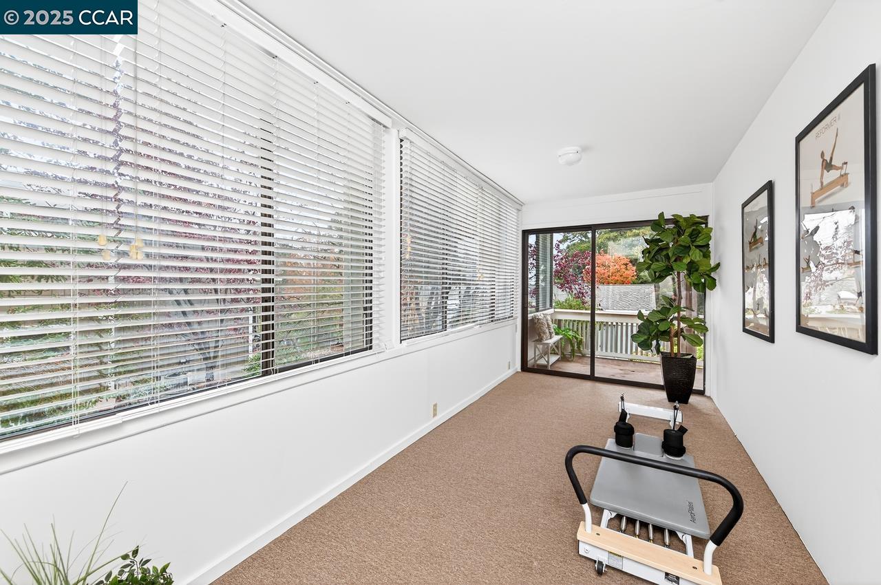 1400 Ptarmigan Dr # 2