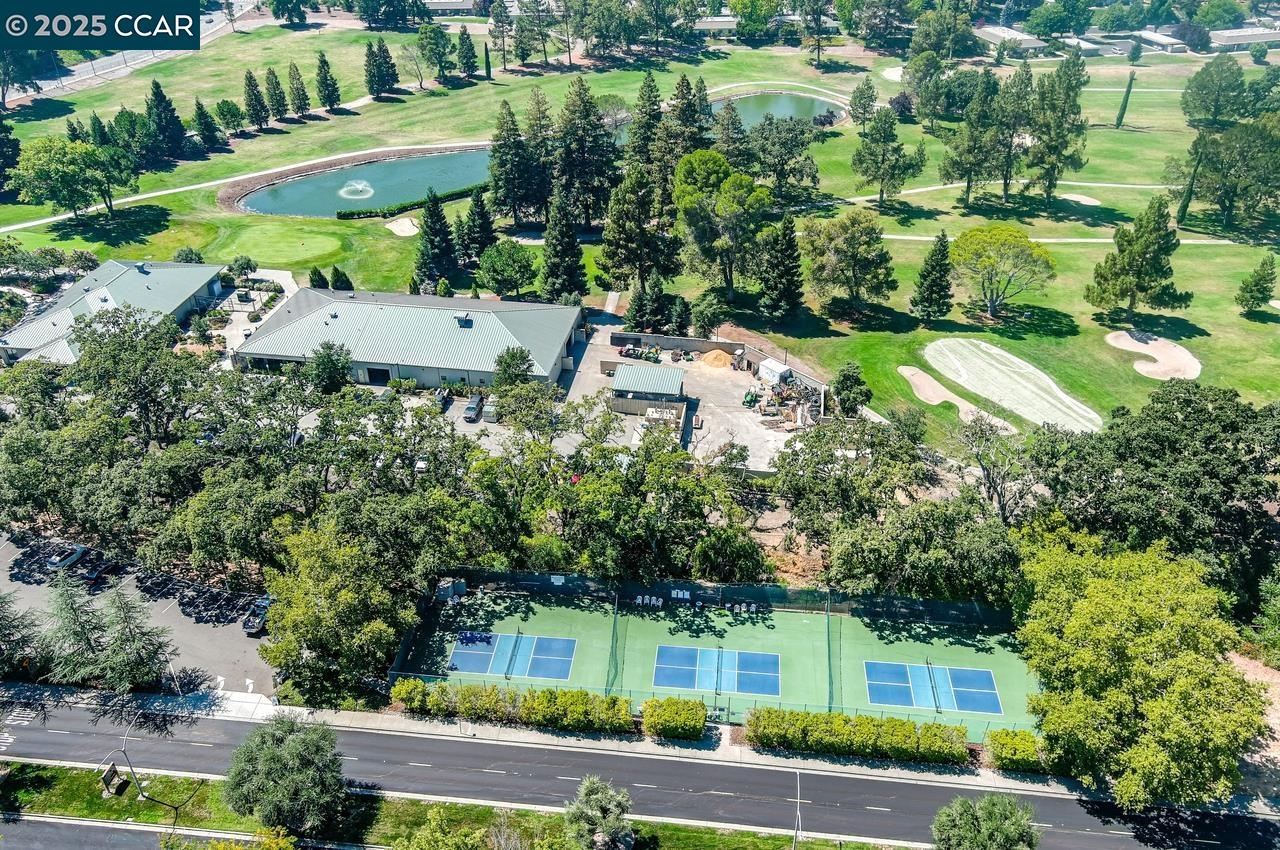 1400 Ptarmigan Dr # 2