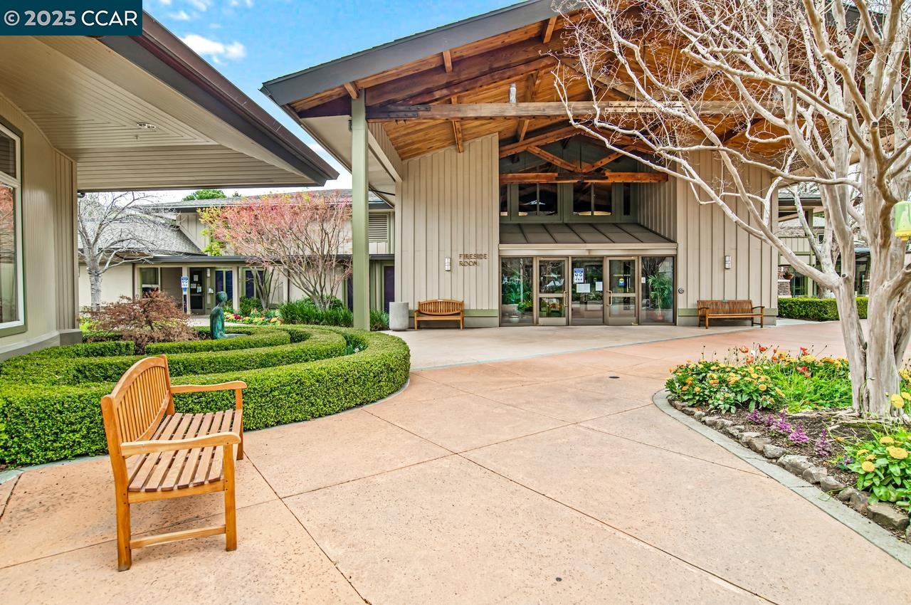 1400 Ptarmigan Dr # 2