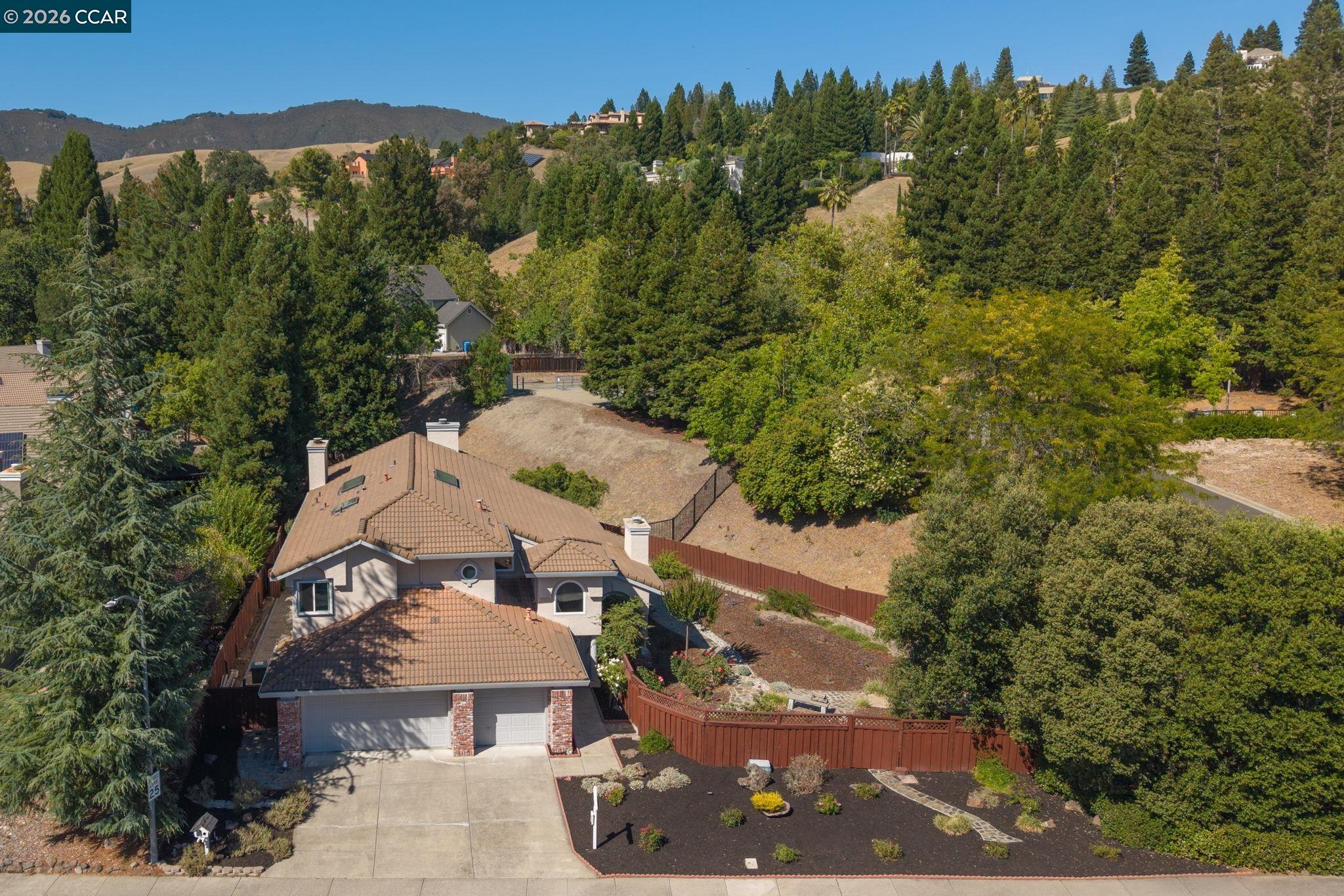 3385 Green Meadow Dr