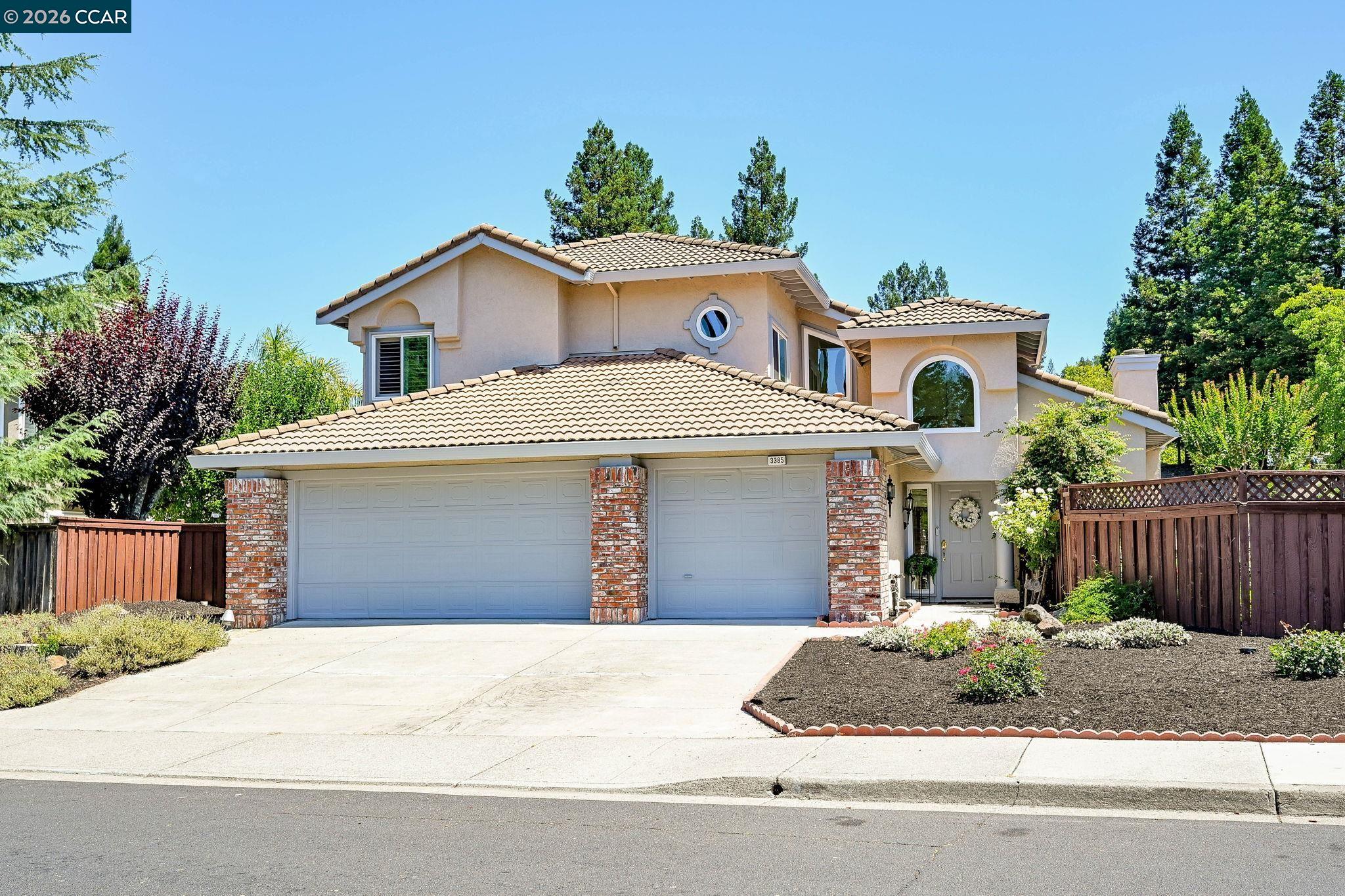 3385 Green Meadow Dr