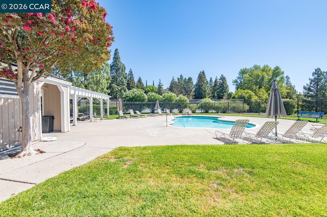 2454 Heatherleaf Ln # 3