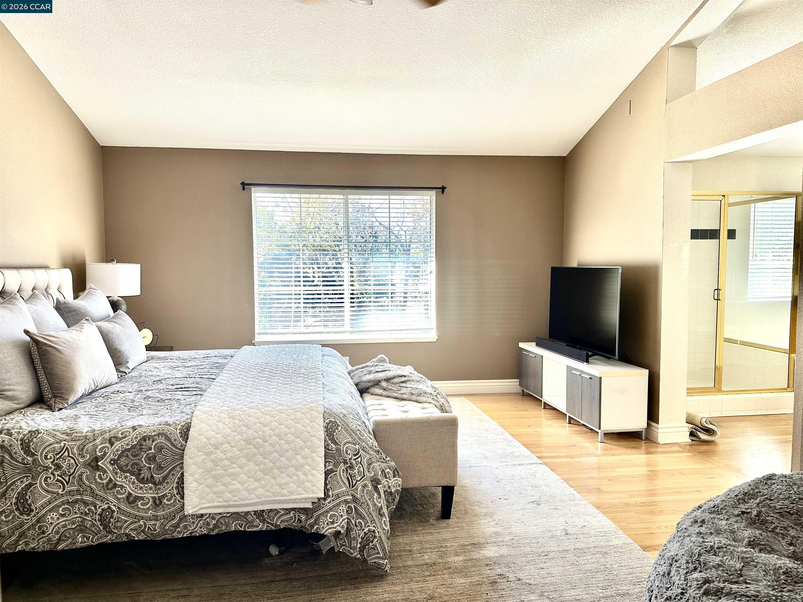 202 Promenade Ln