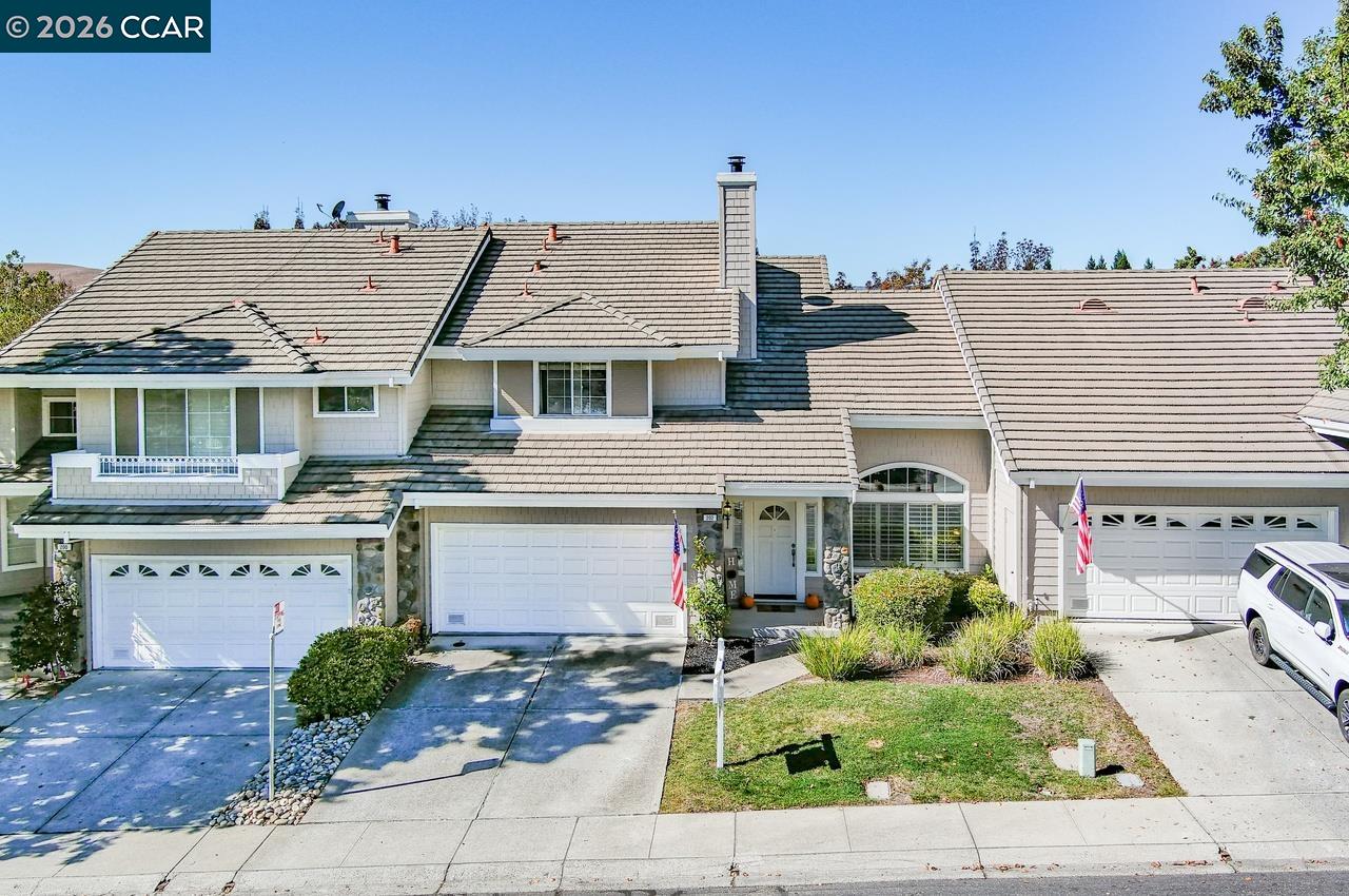 202 Promenade Ln