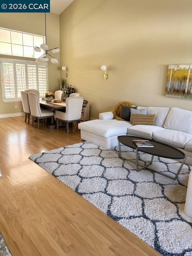 202 Promenade Ln