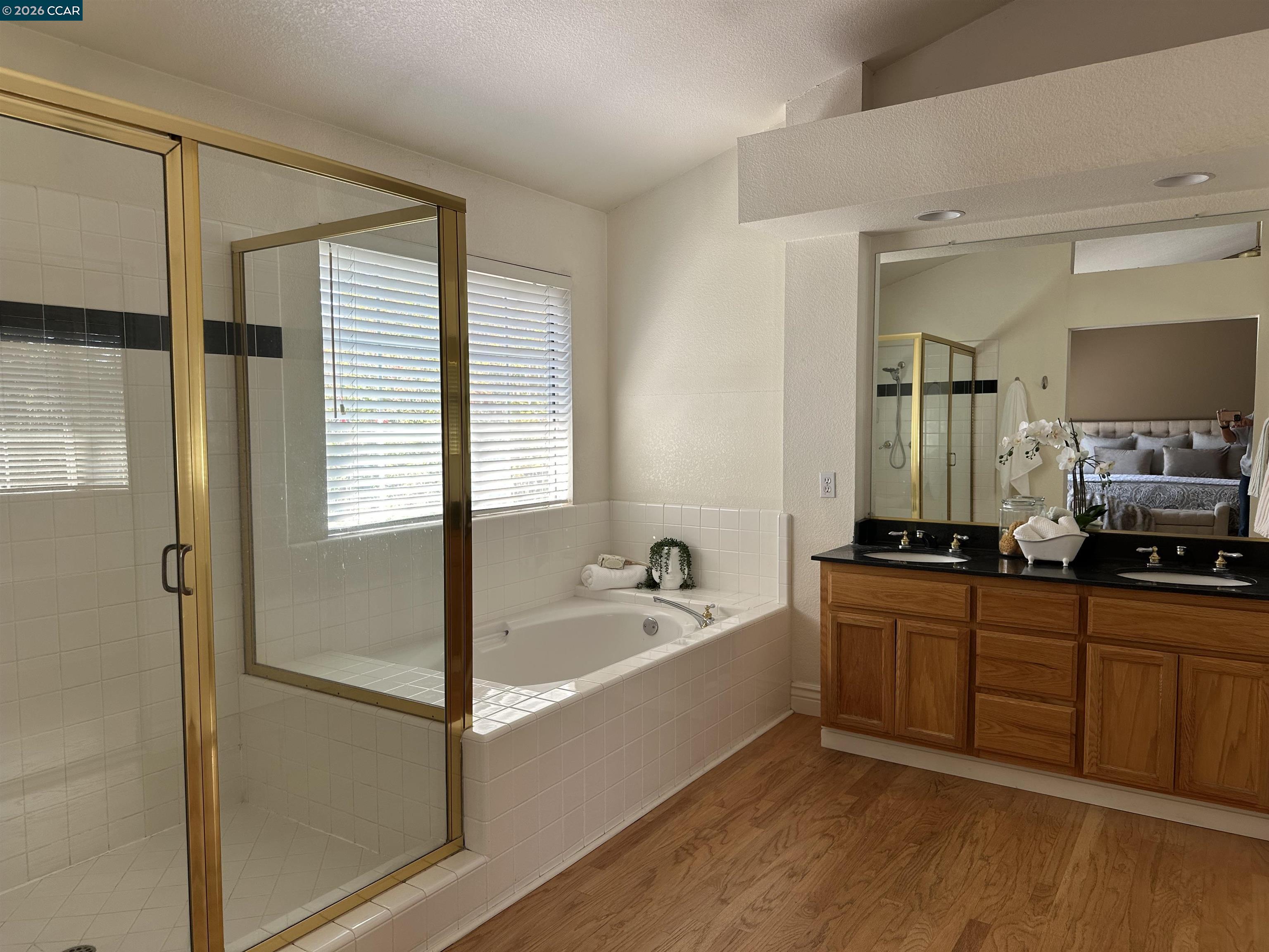 202 Promenade Ln