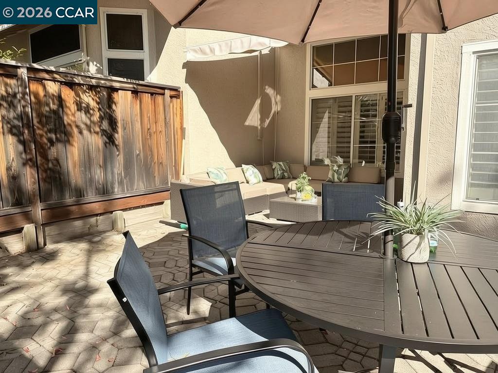 202 Promenade Ln