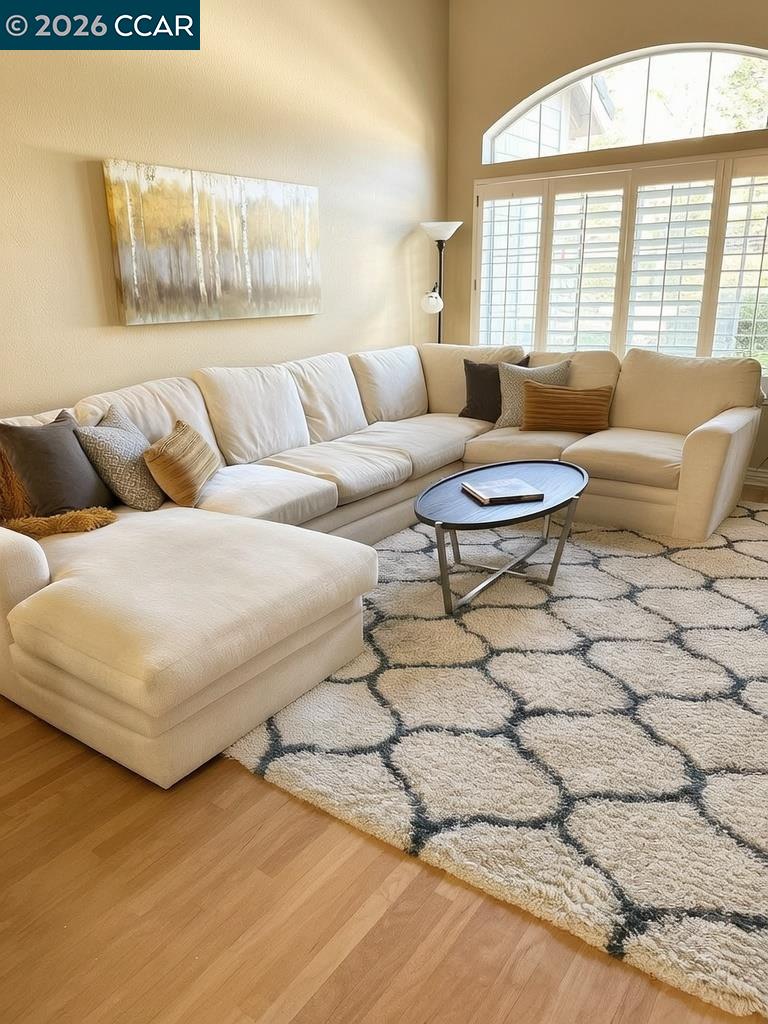 202 Promenade Ln