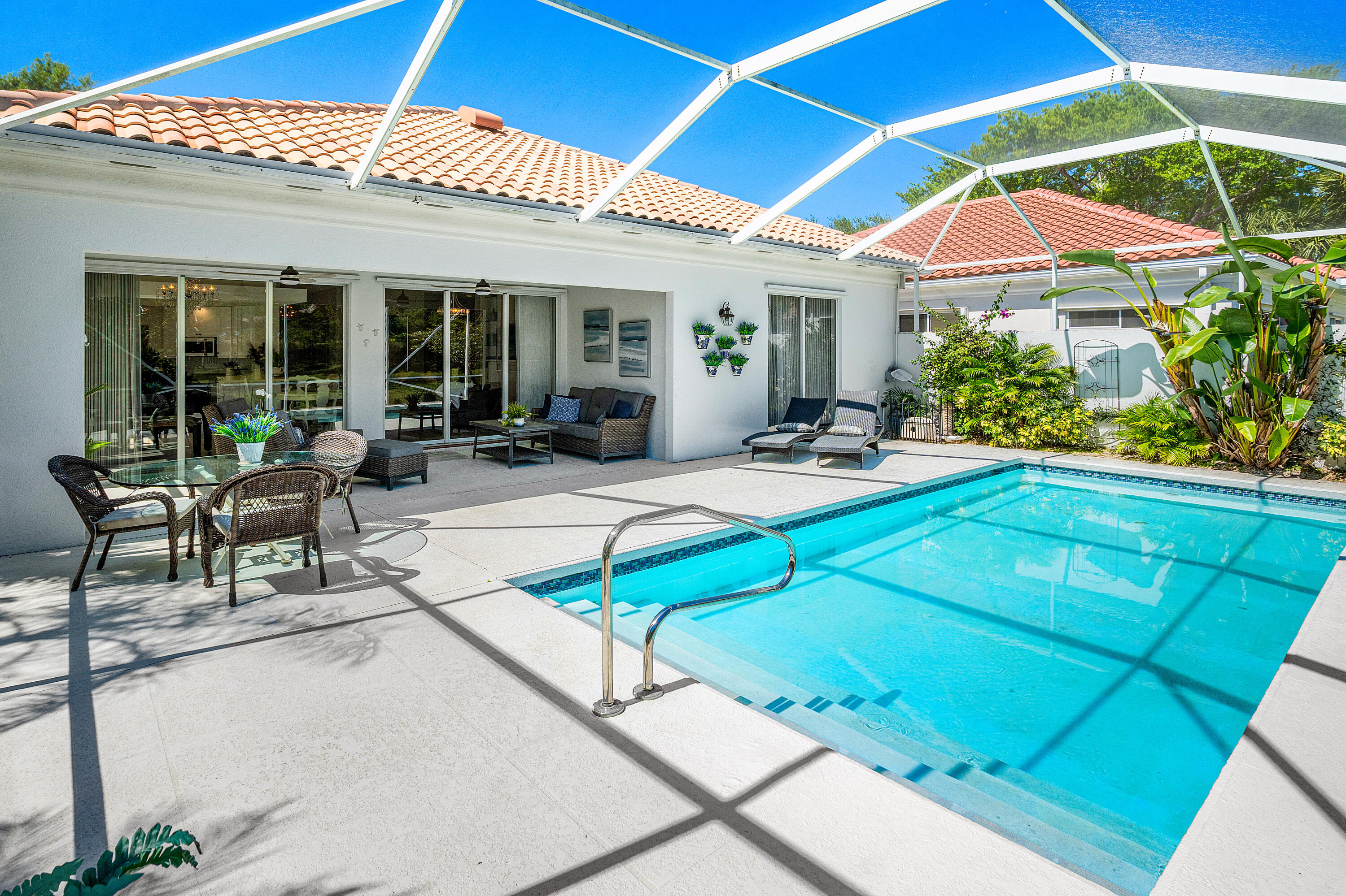 4983 Garden Drive