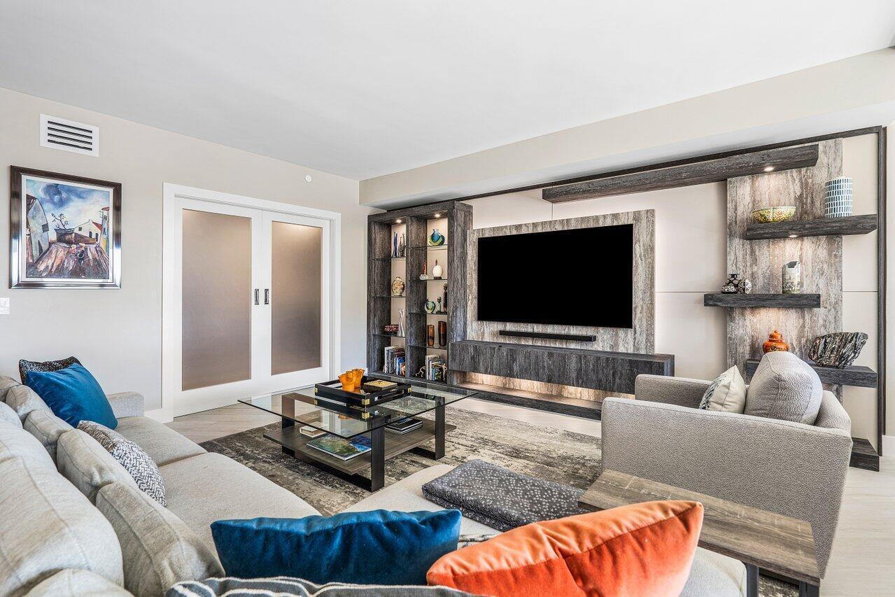 1035 S Federal Highway 406