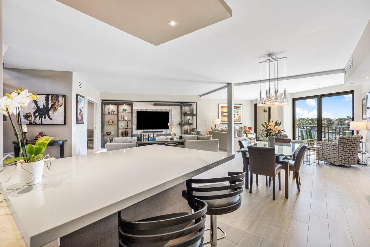 1035 S Federal Highway 406