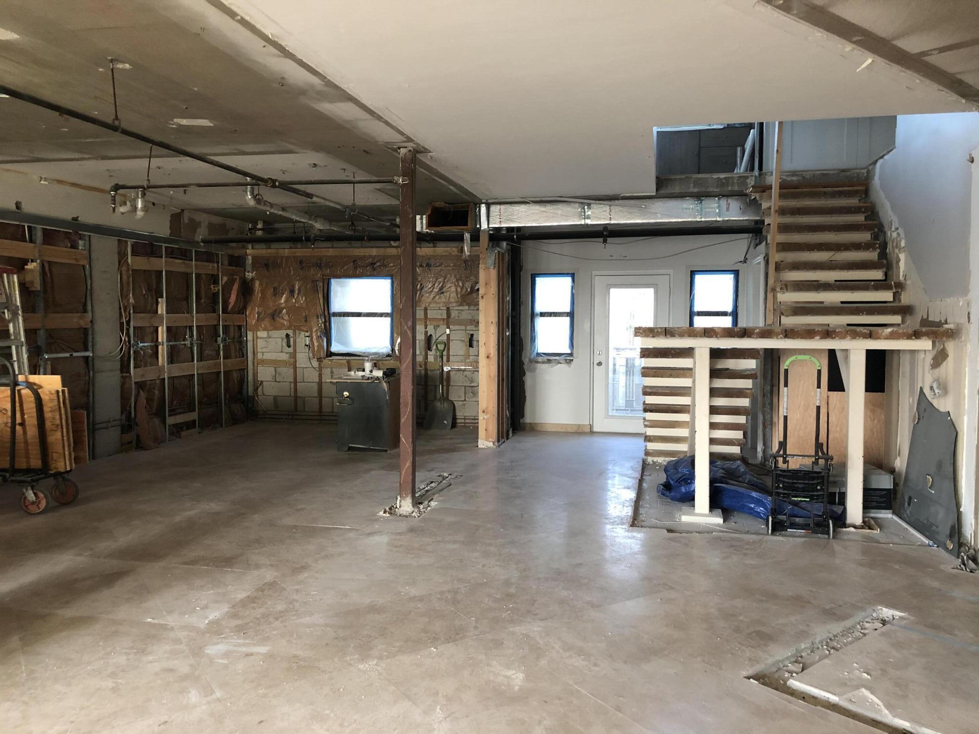 1035 S Federal Highway 406