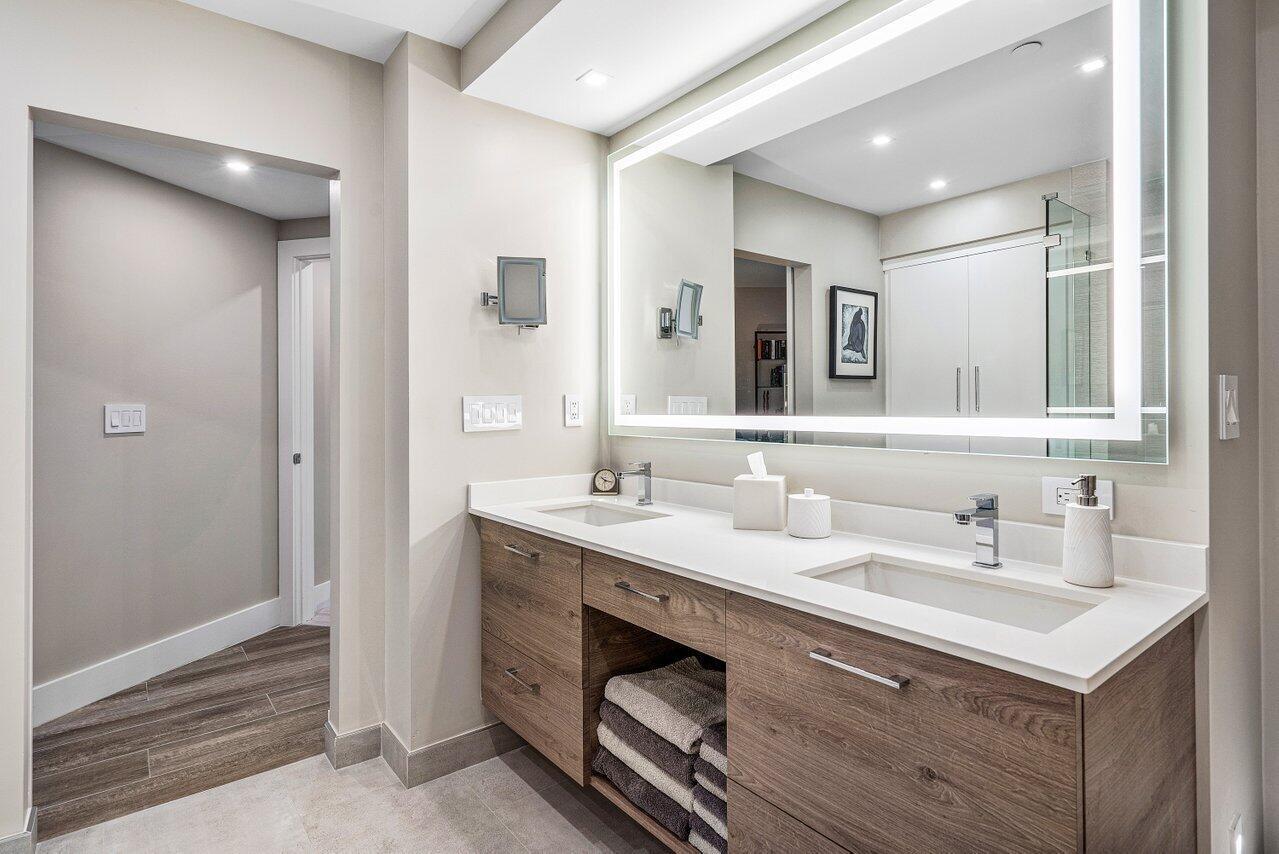 1035 S Federal Highway 406