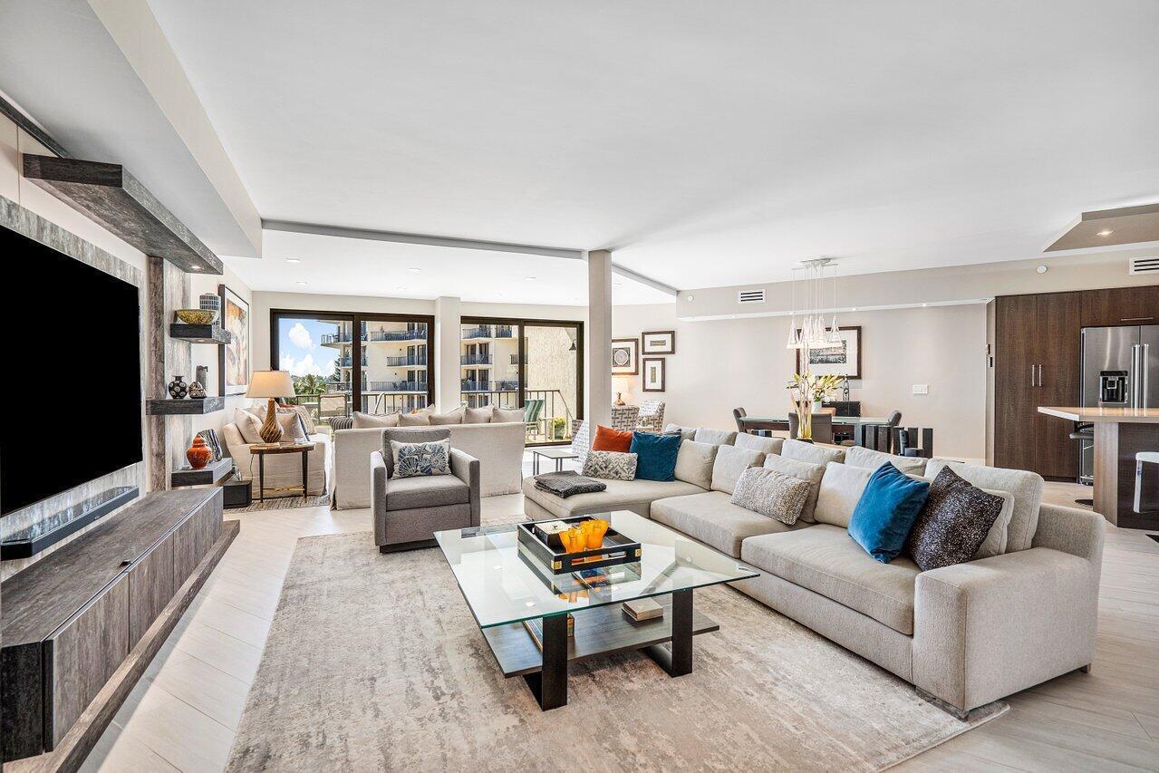 1035 S Federal Highway 406