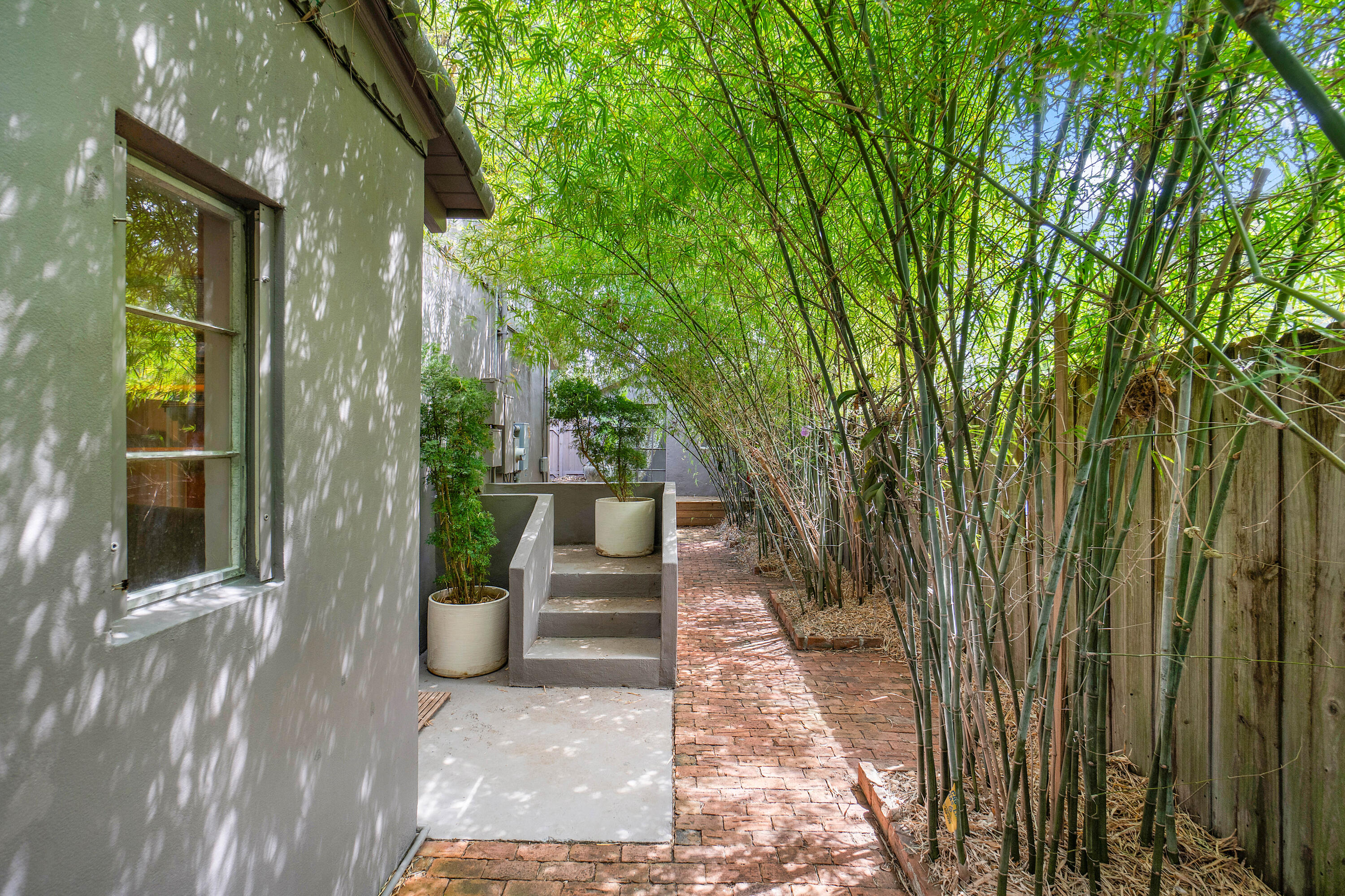 118 NE 11th Street