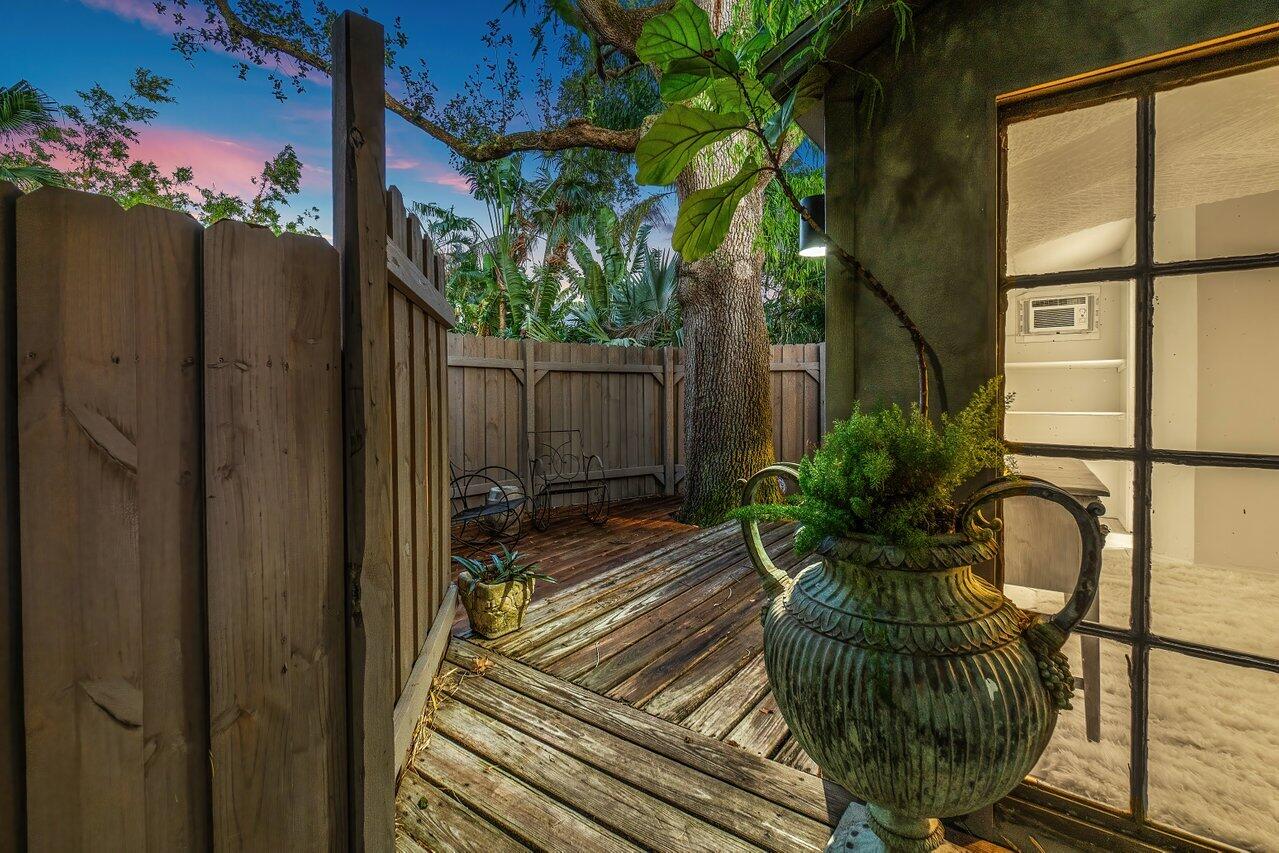 118 NE 11th Street
