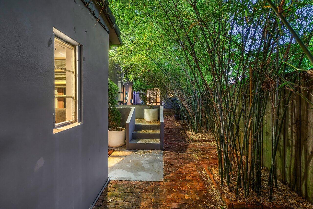 118 NE 11th Street