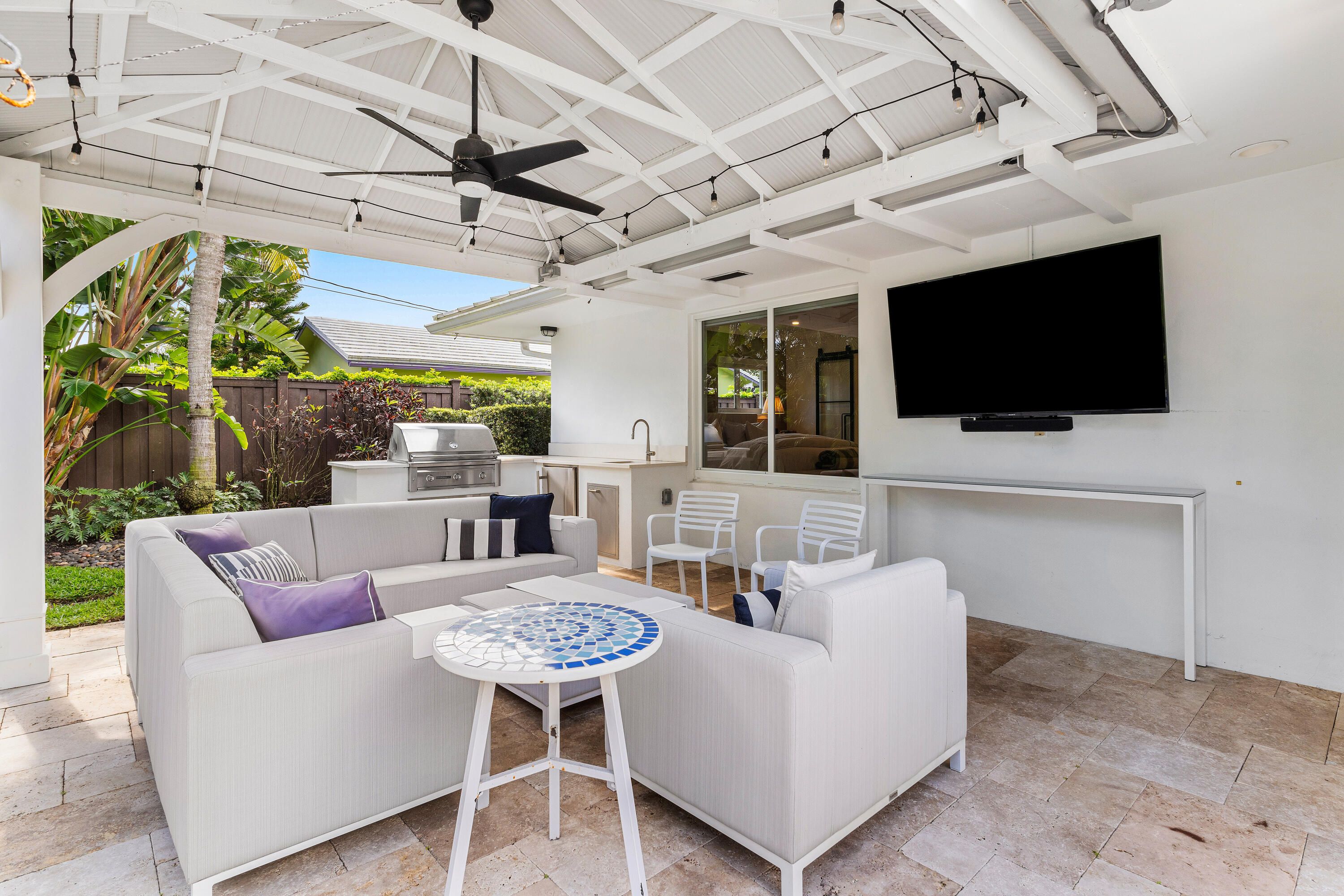 801 NW 4th Avenue