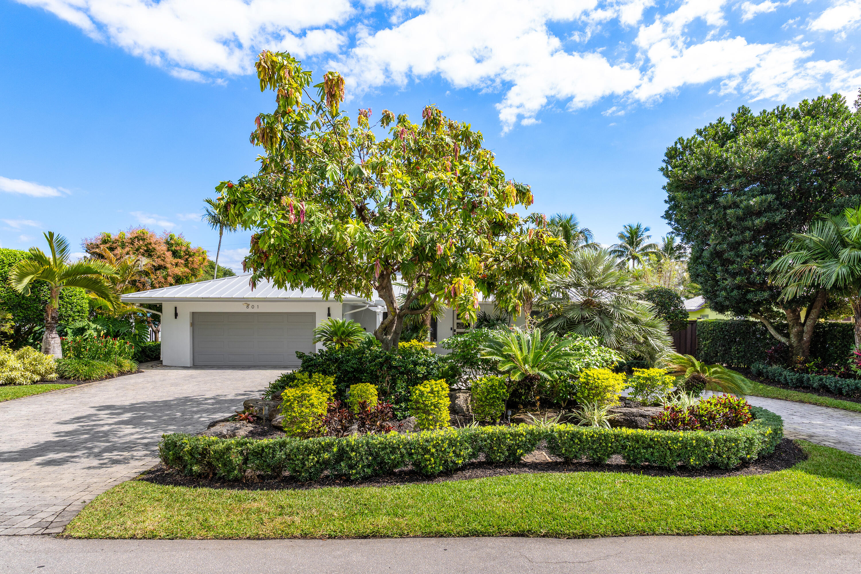 801 NW 4th Avenue