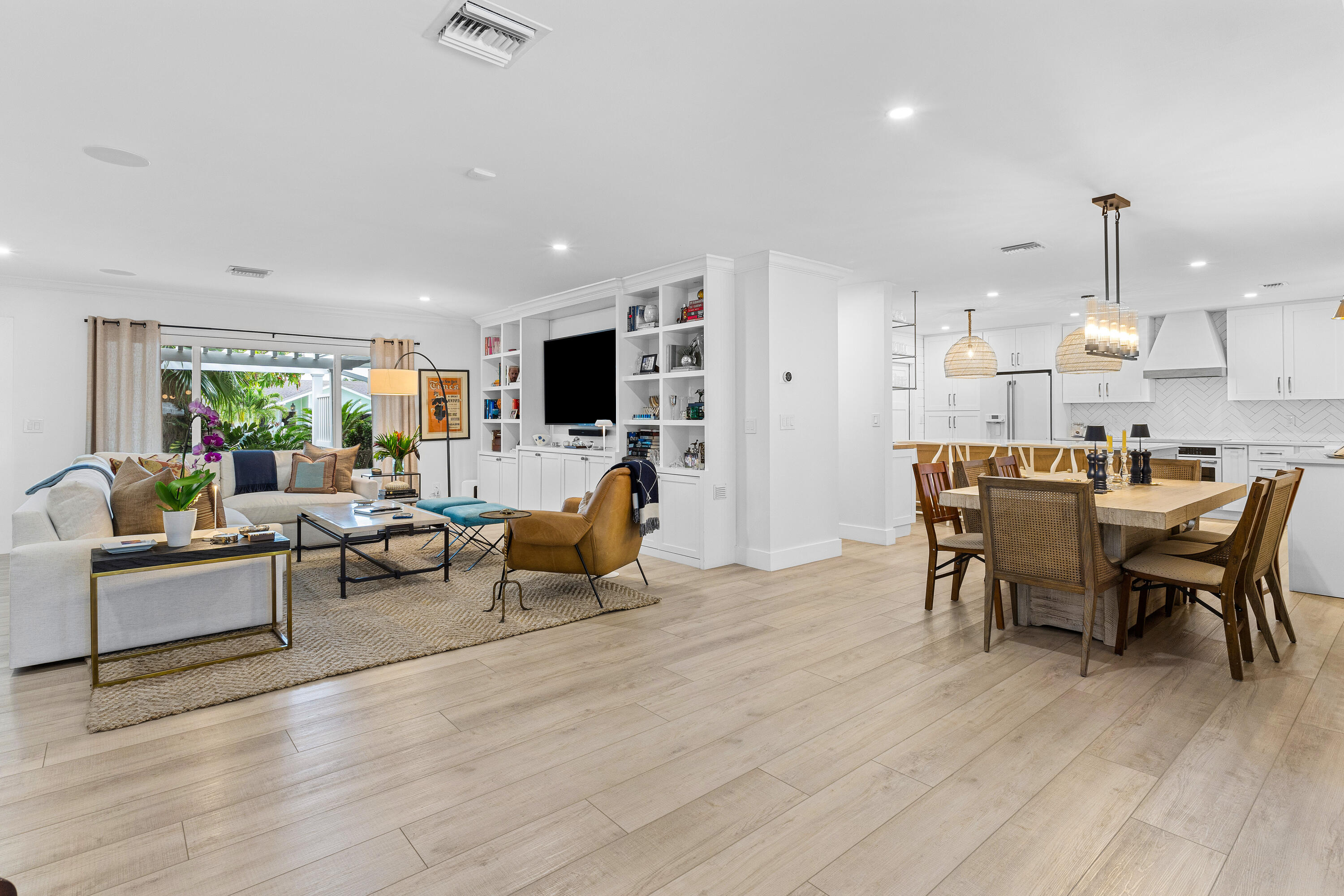 801 NW 4th Avenue
