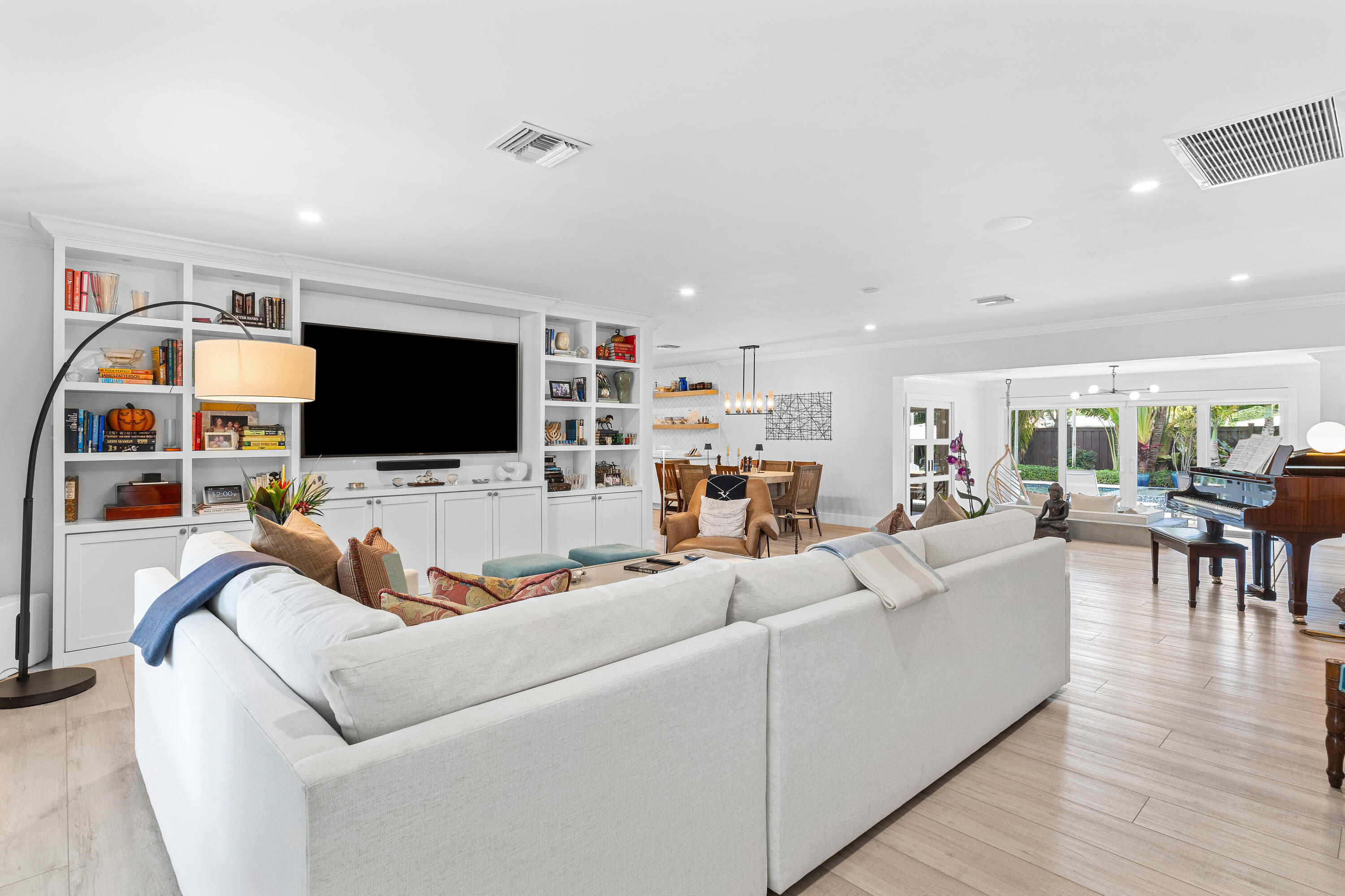 801 NW 4th Avenue