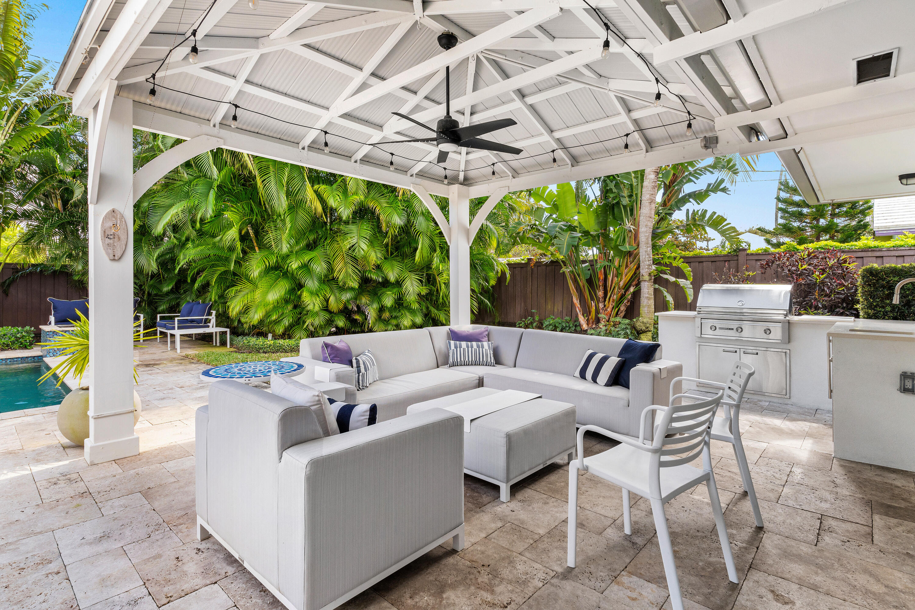 801 NW 4th Avenue