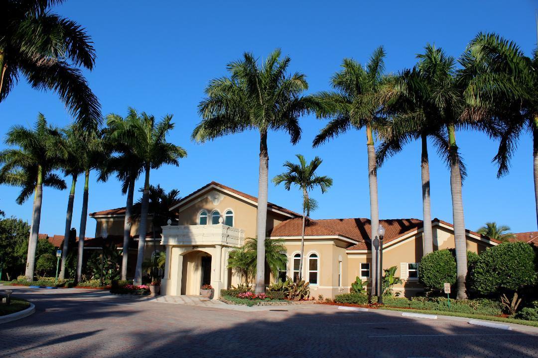 808 Villa Circle 808