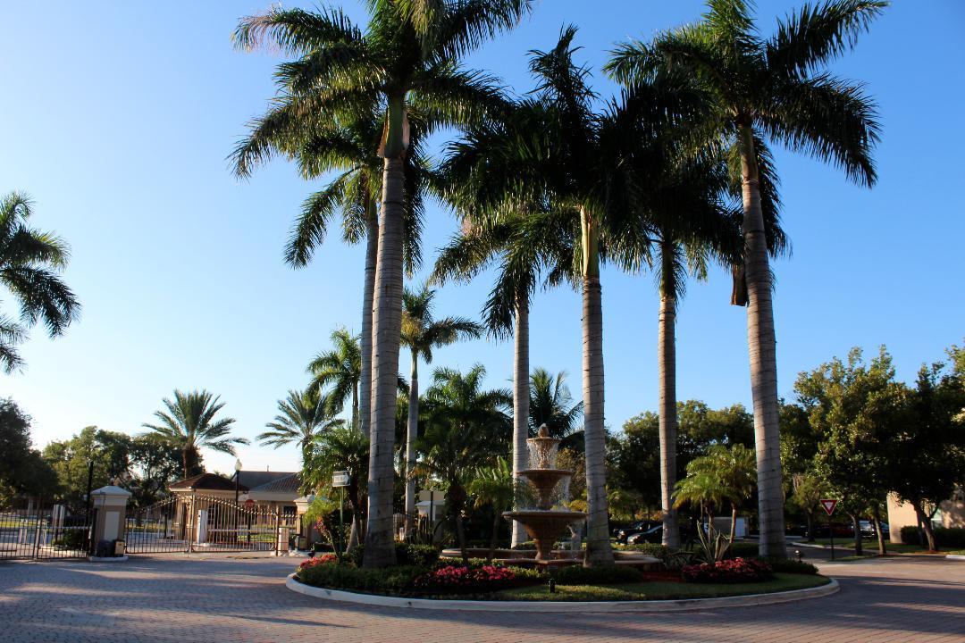 808 Villa Circle 808