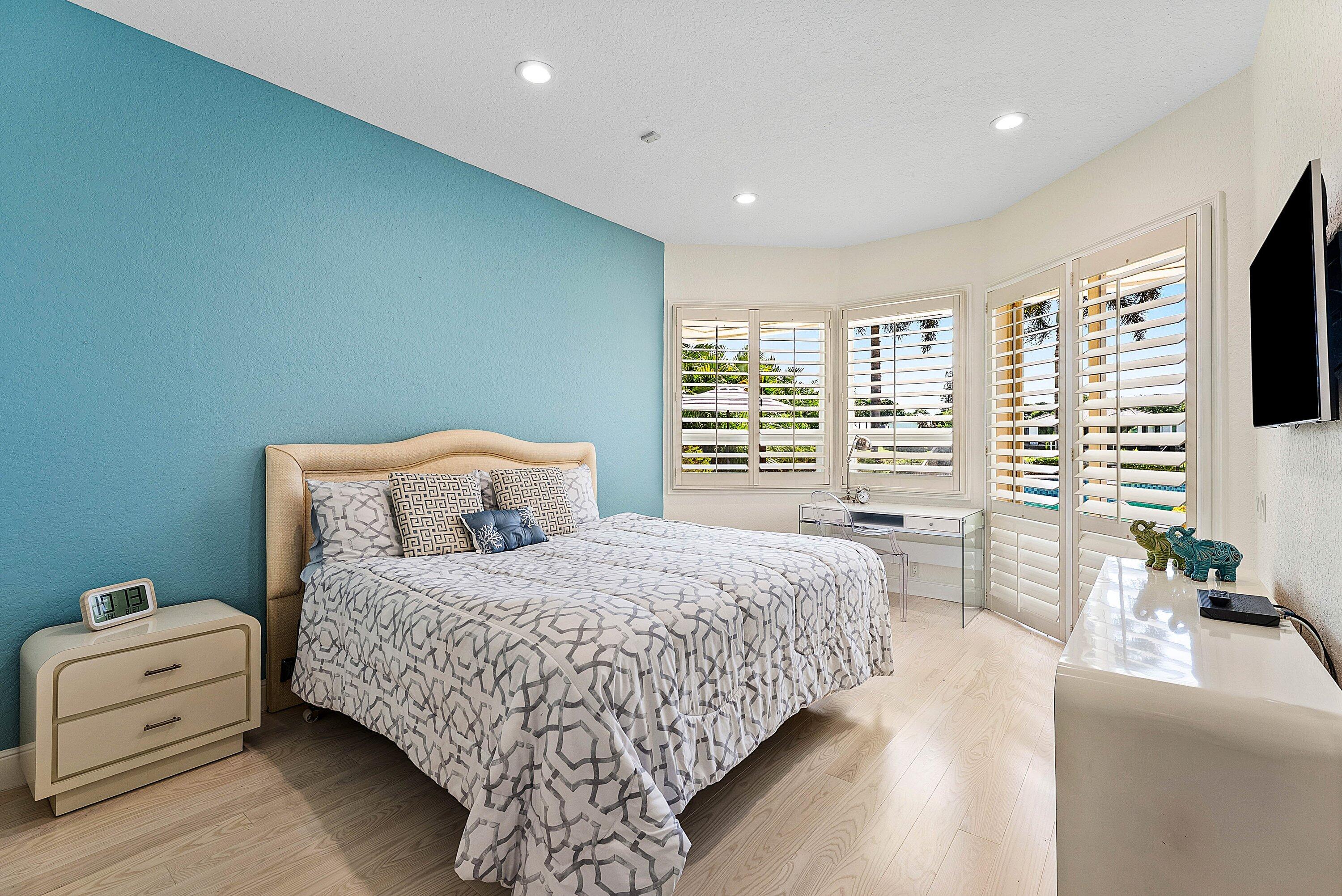 225 Oakview Drive