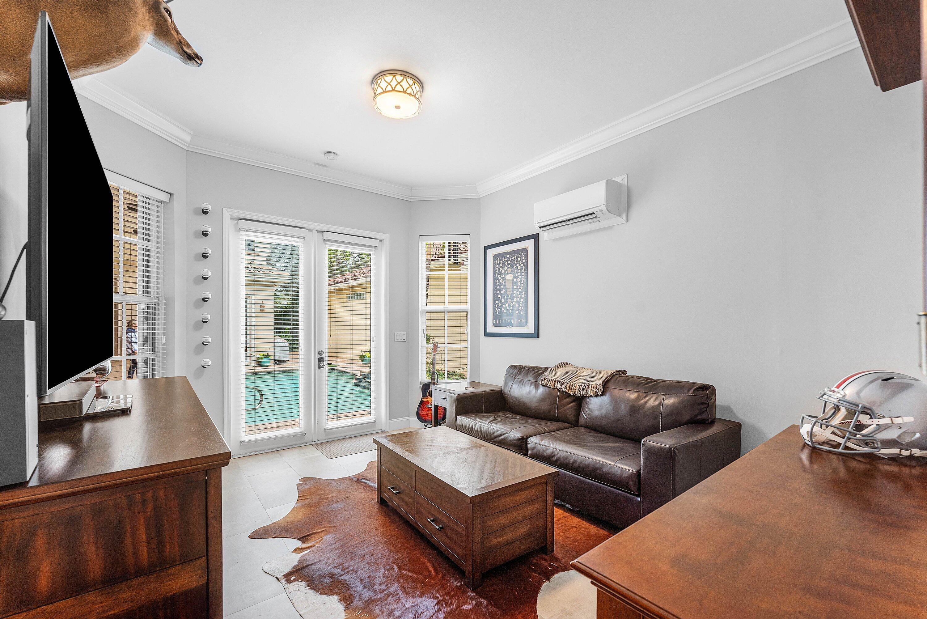 5827 Via De La Plata Circle