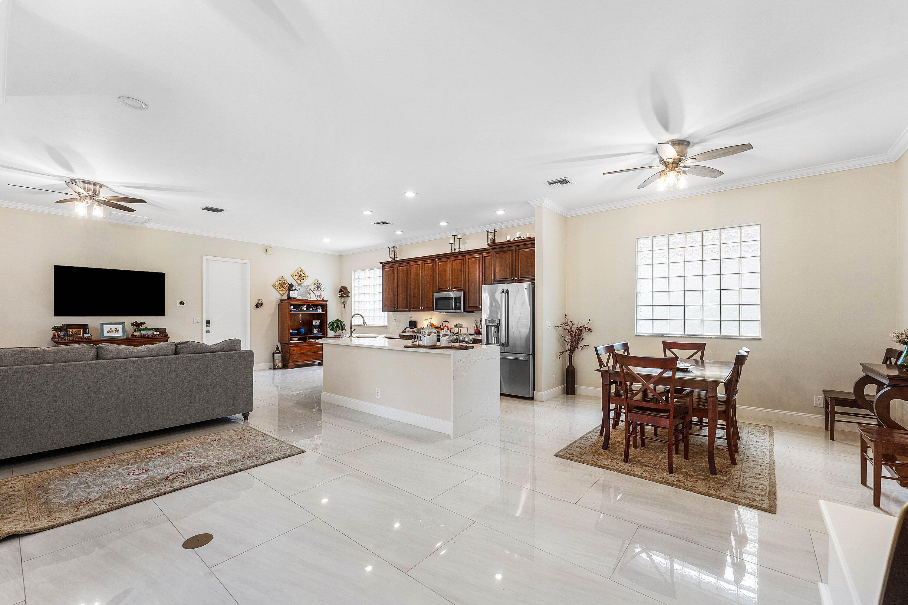 5827 Via De La Plata Circle