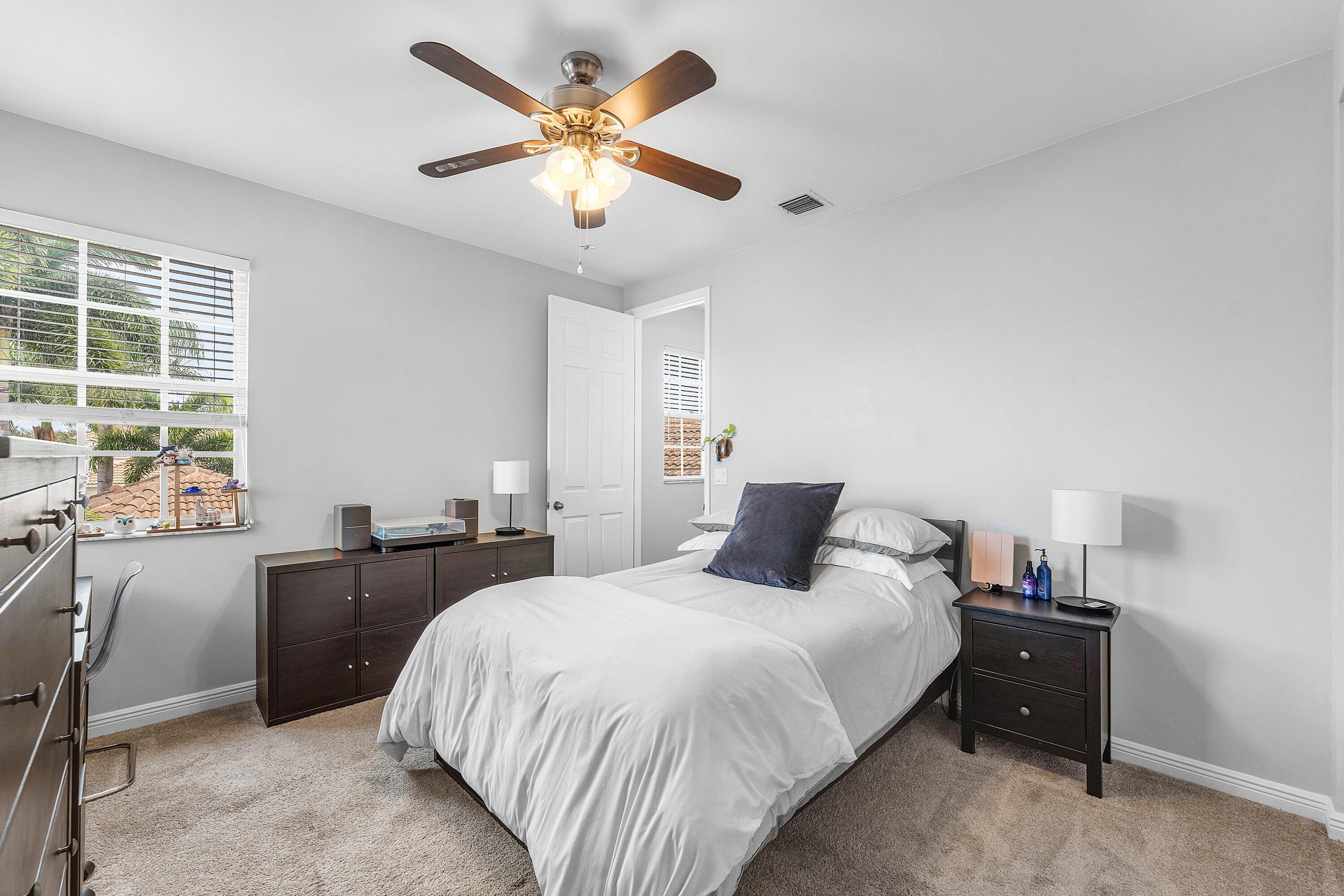 5827 Via De La Plata Circle