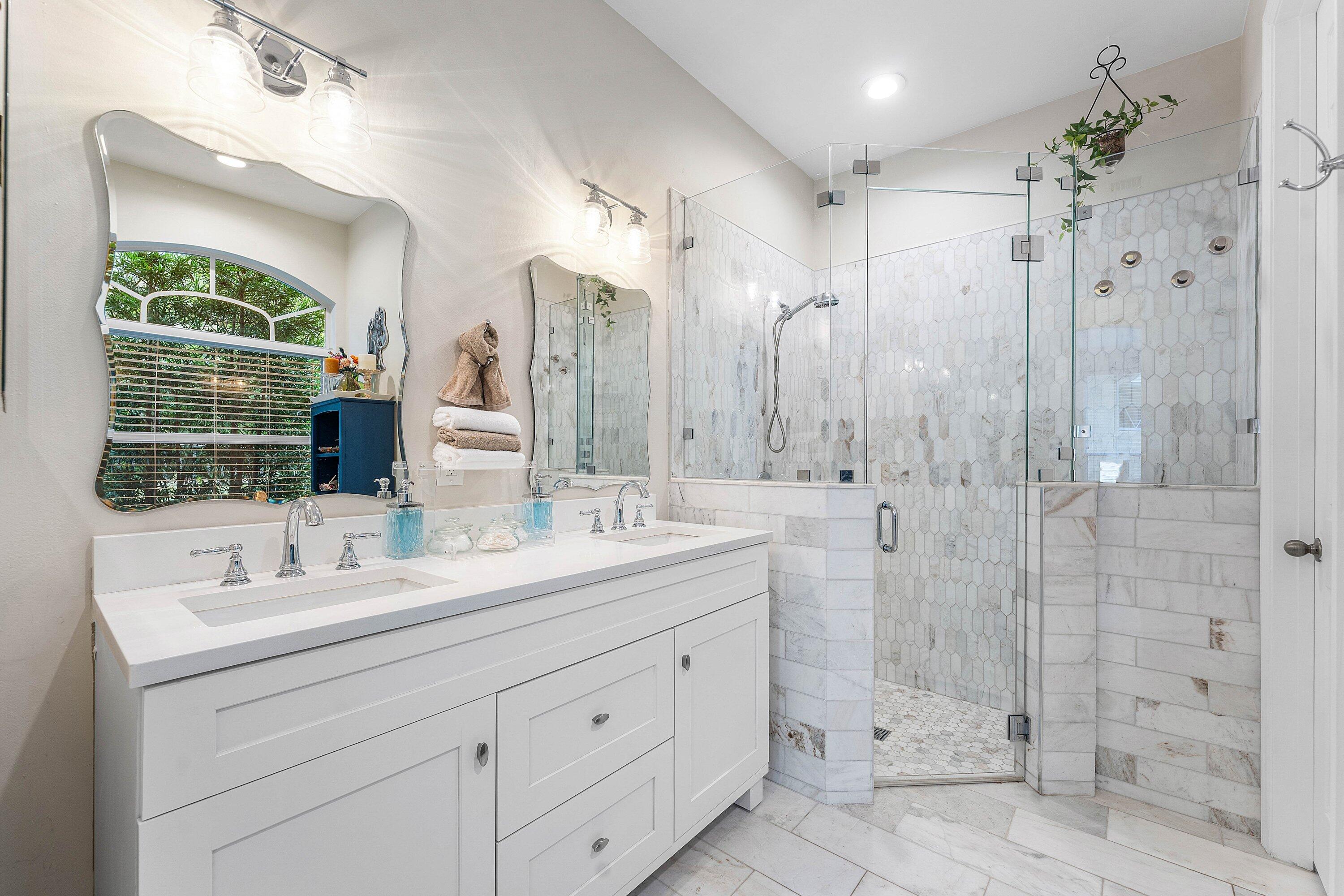 5827 Via De La Plata Circle