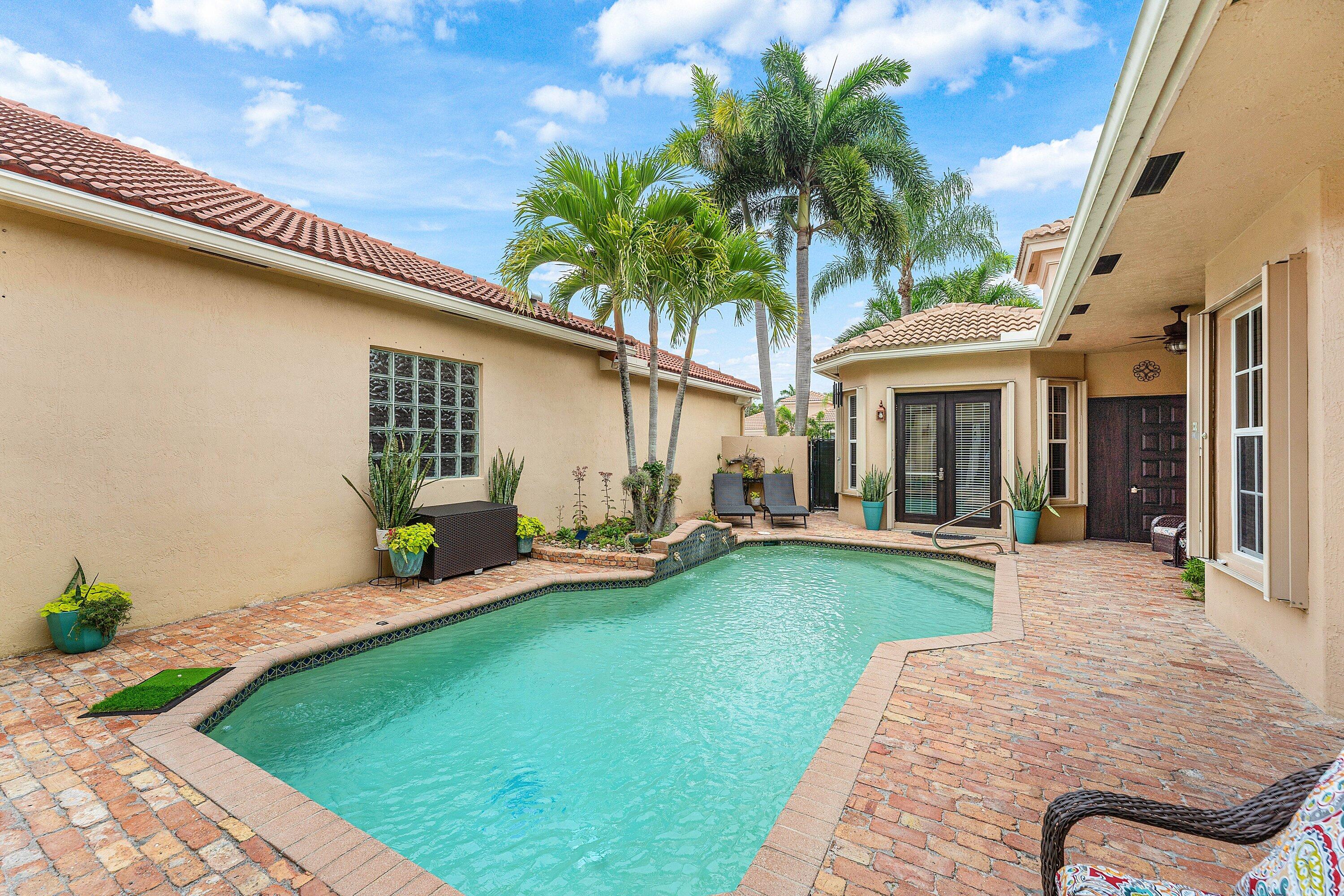 5827 Via De La Plata Circle