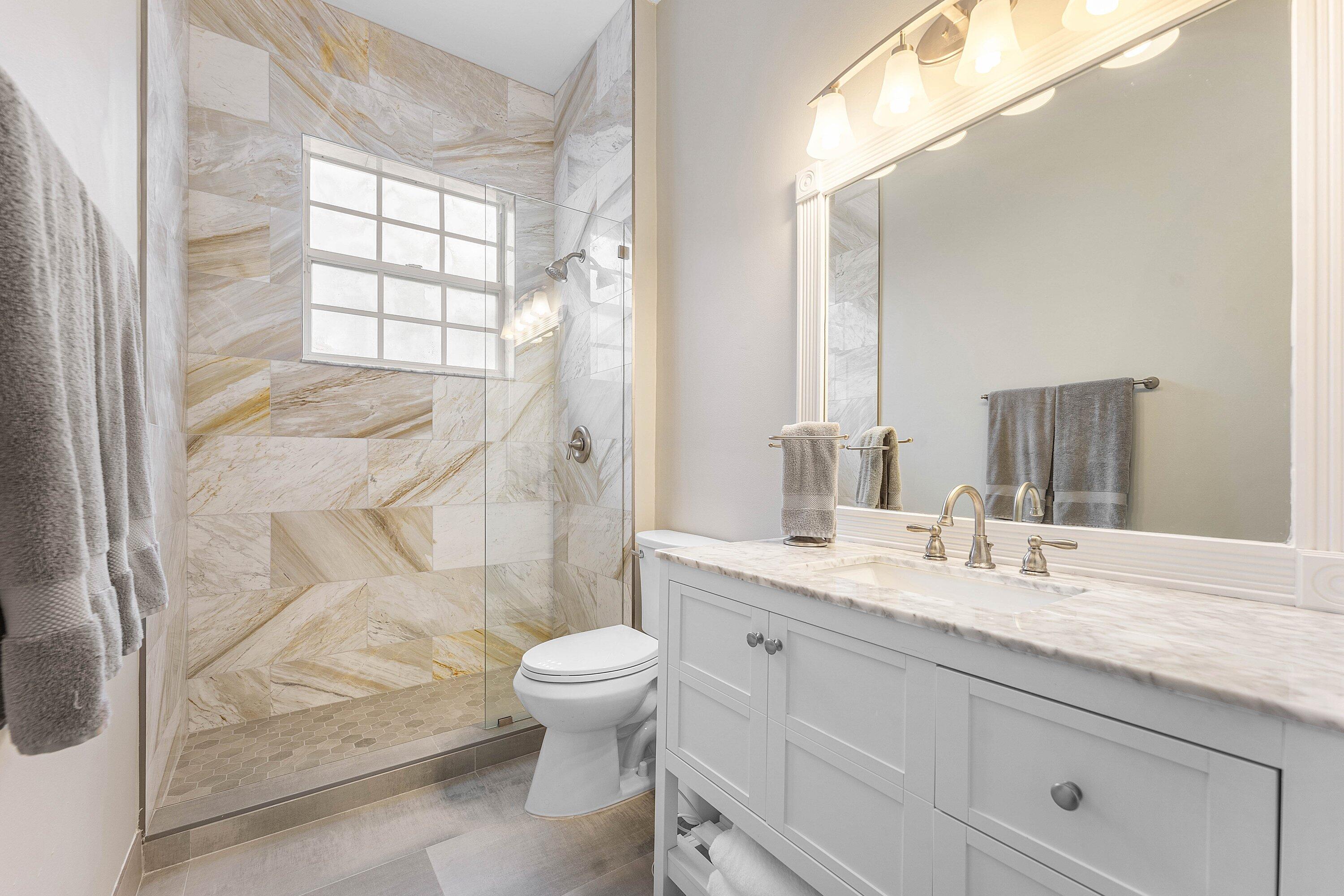 5827 Via De La Plata Circle